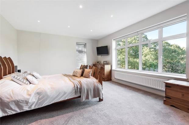 6 bedroom detached house Sold in Sevenoaks - Photograph 9