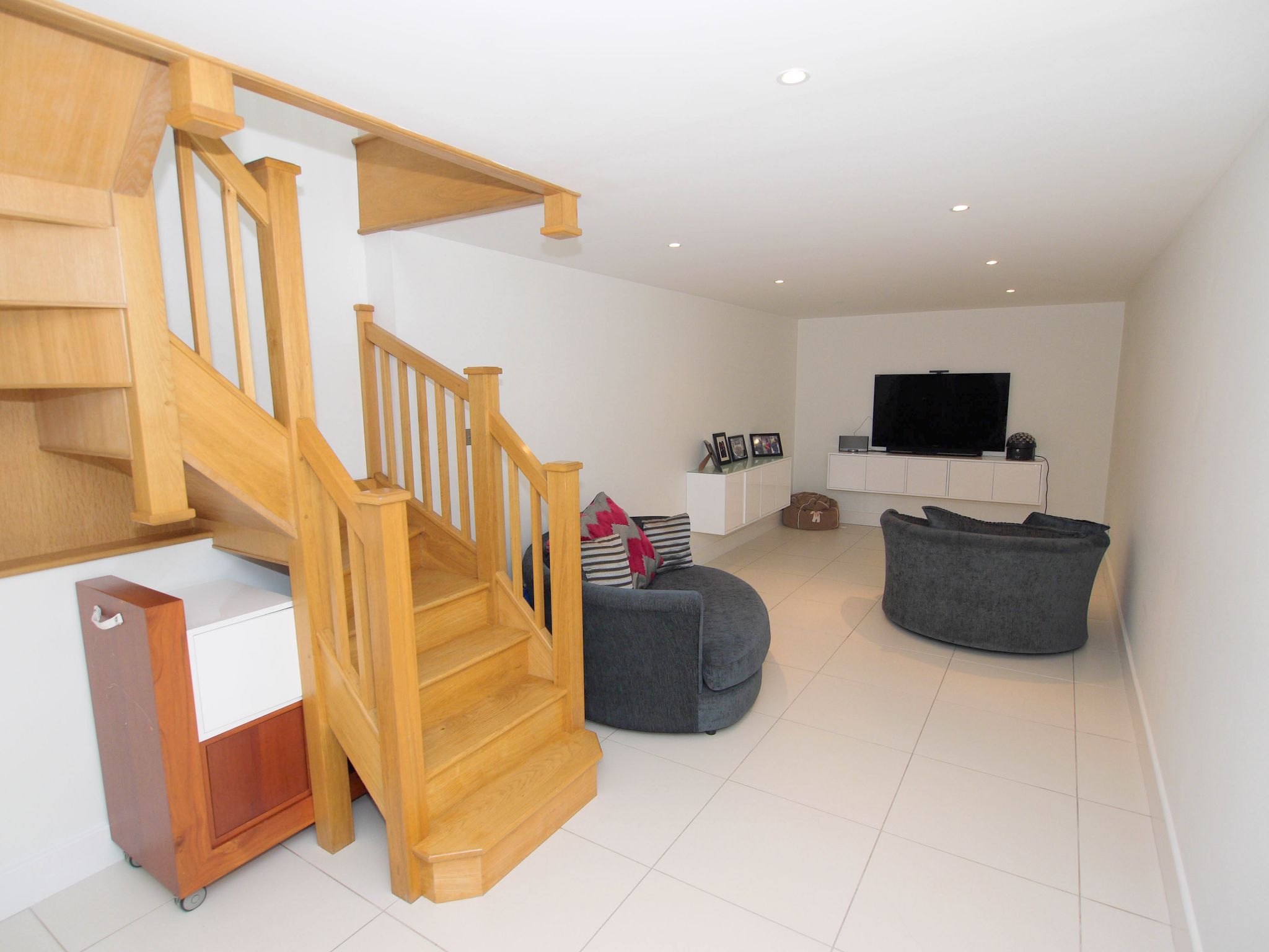 6 bedroom detached house Sold in Sevenoaks - Photograph 4
