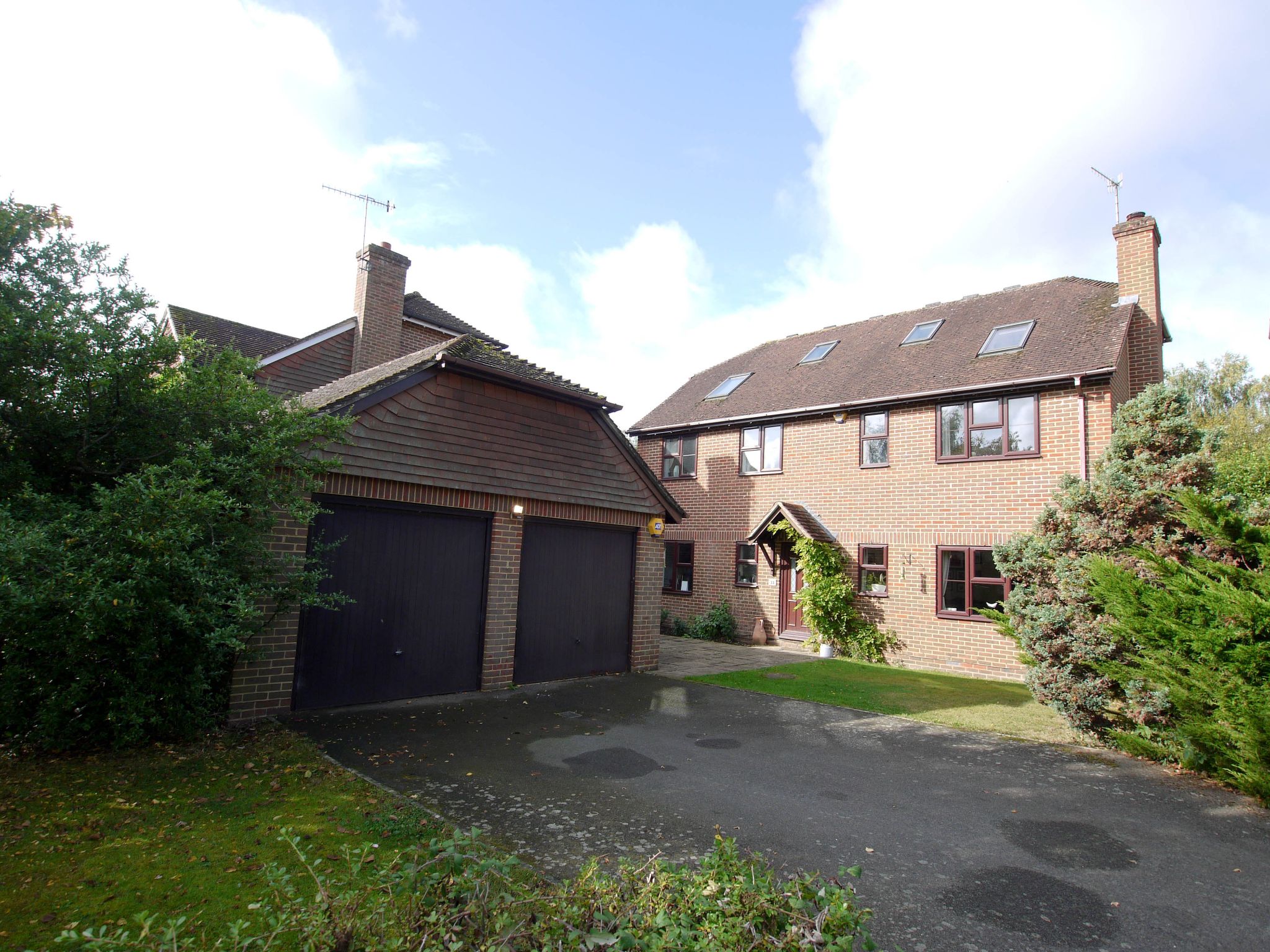 6 bedroom detached house Sold in Near Tonbridge - Photograph 1