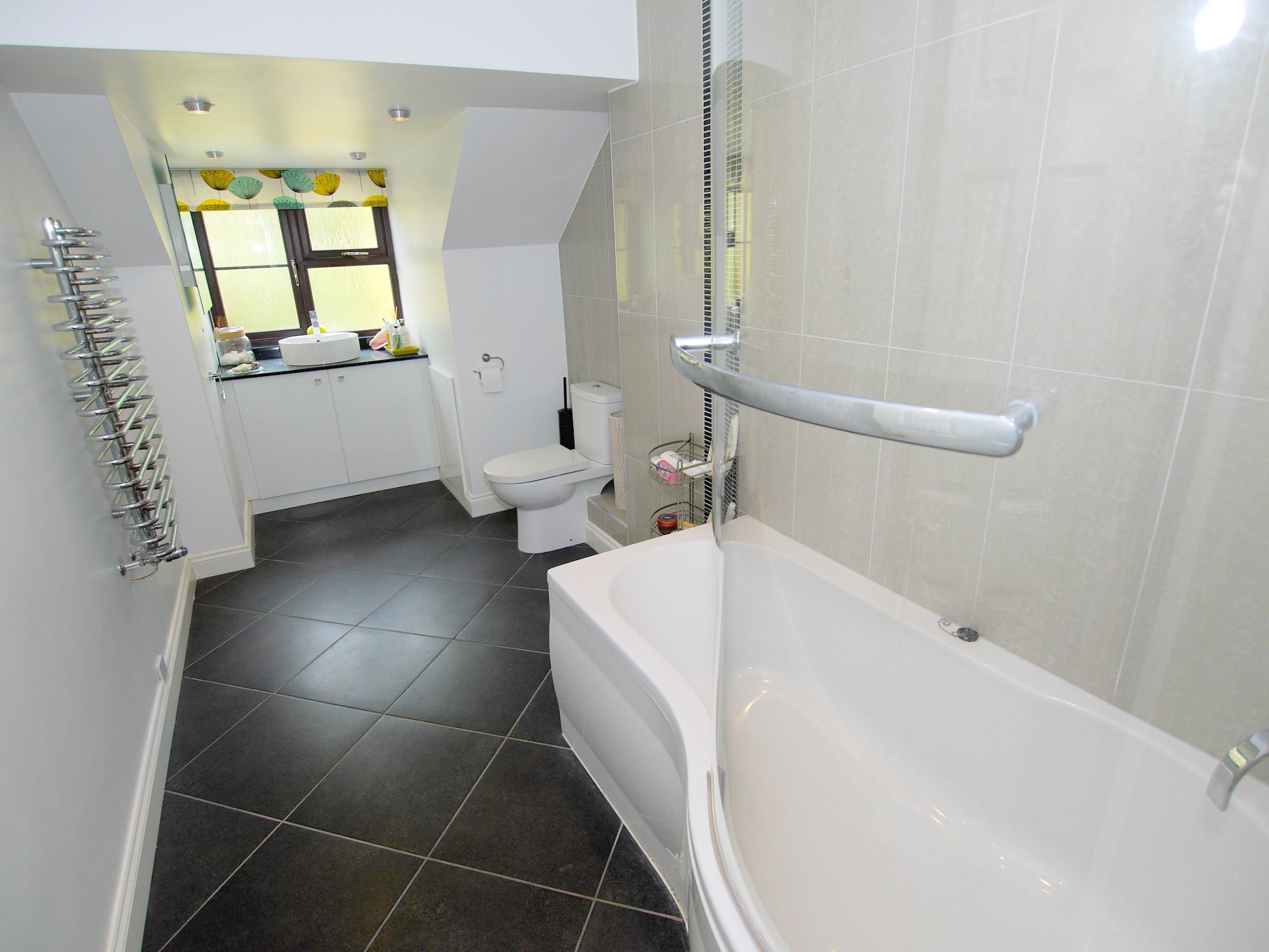 6 bedroom detached house Sold in Near Tonbridge - Photograph 10
