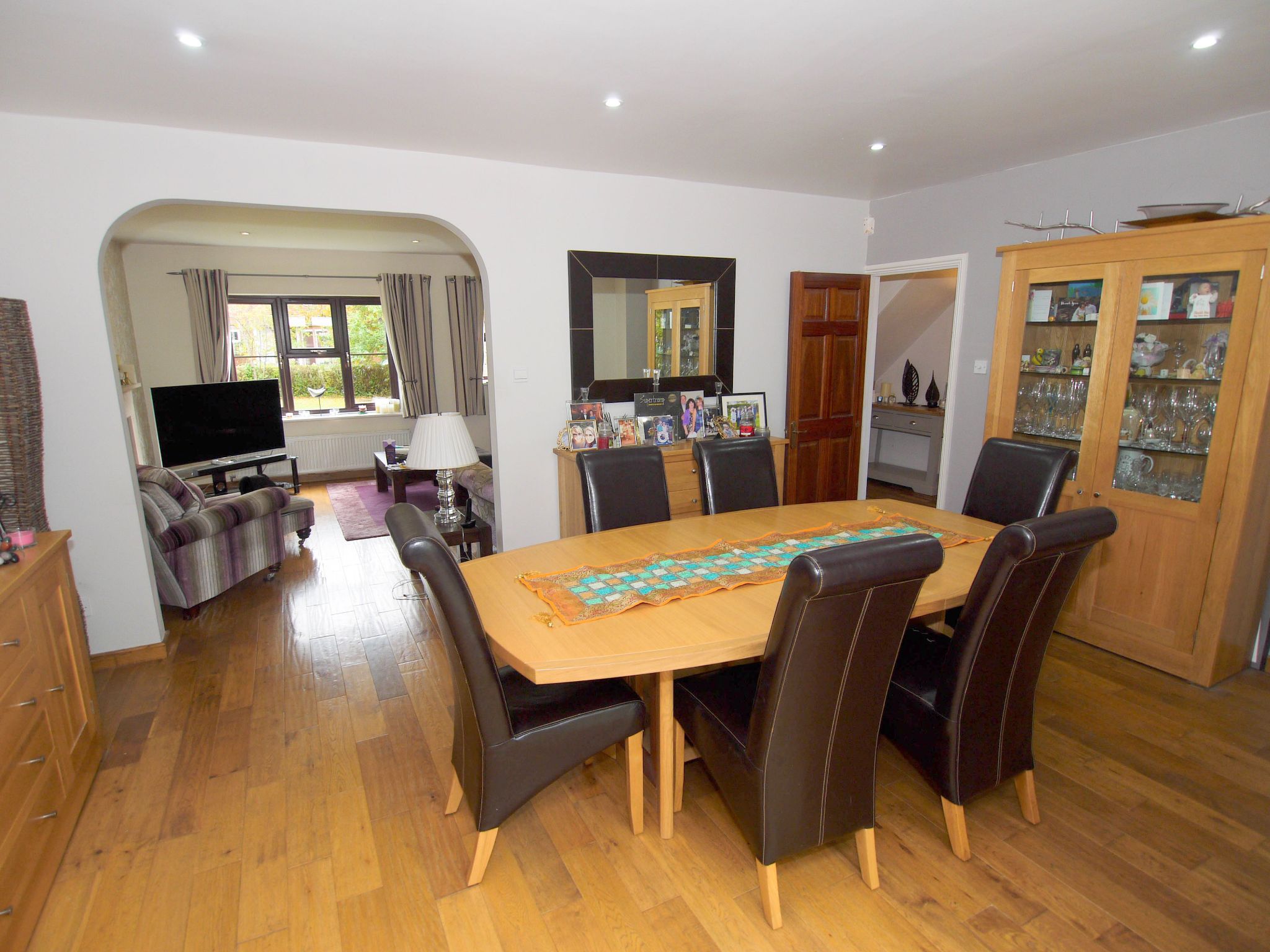 6 bedroom detached house Sold in Near Tonbridge - Photograph 4