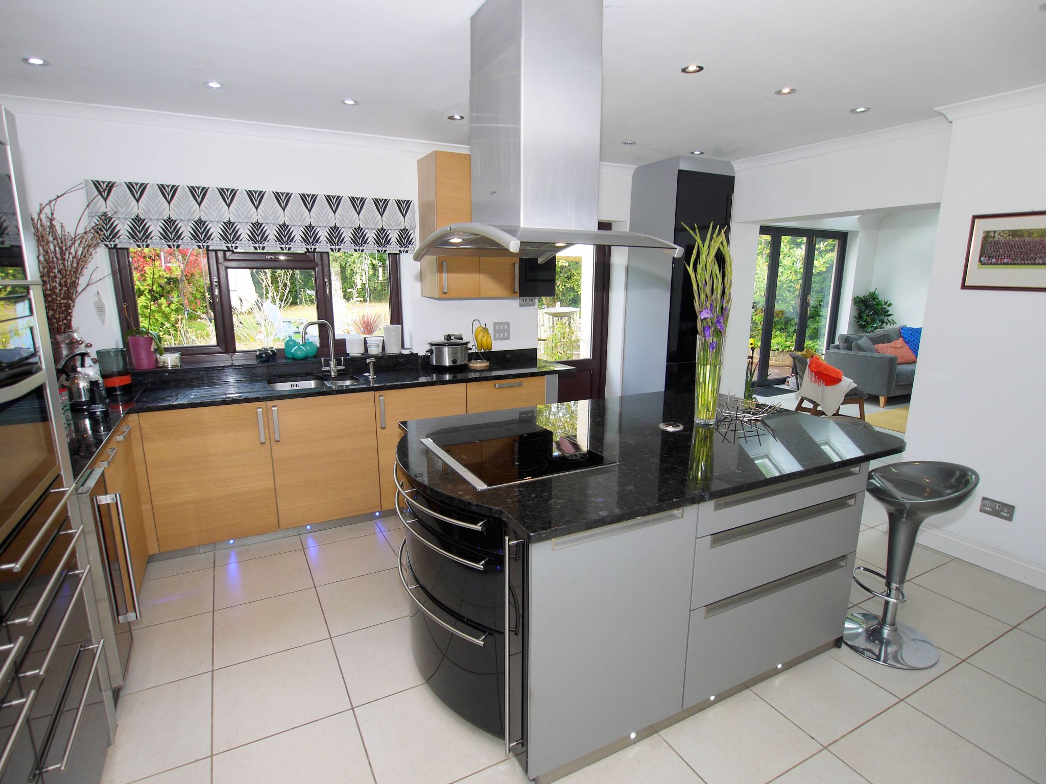 6 bedroom detached house Sold in Near Tonbridge - Photograph 6