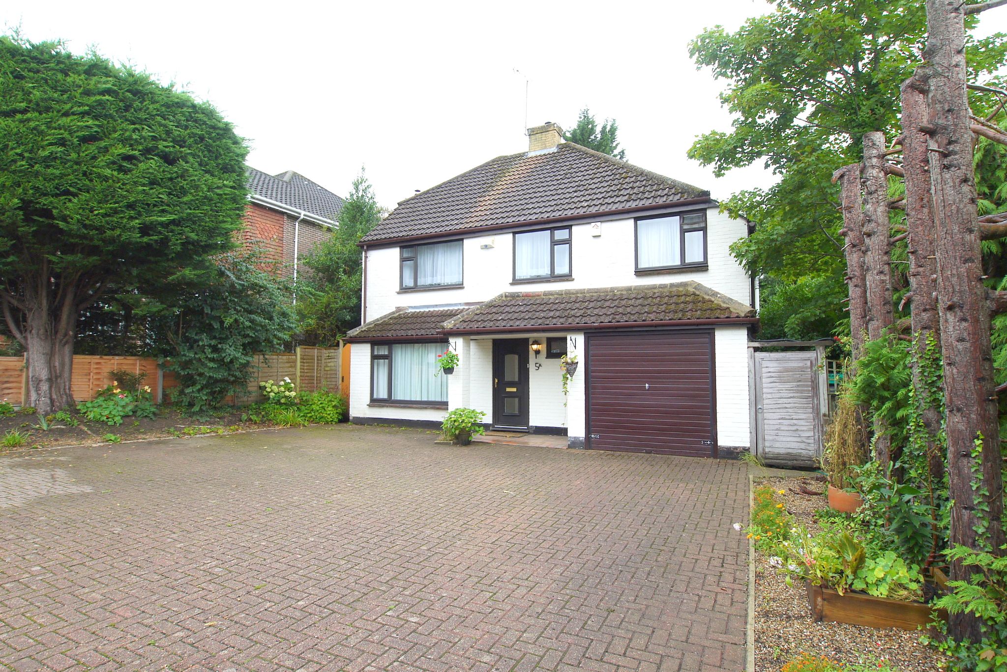 4 bedroom detached house Sold in Sevenoaks - Photograph 1