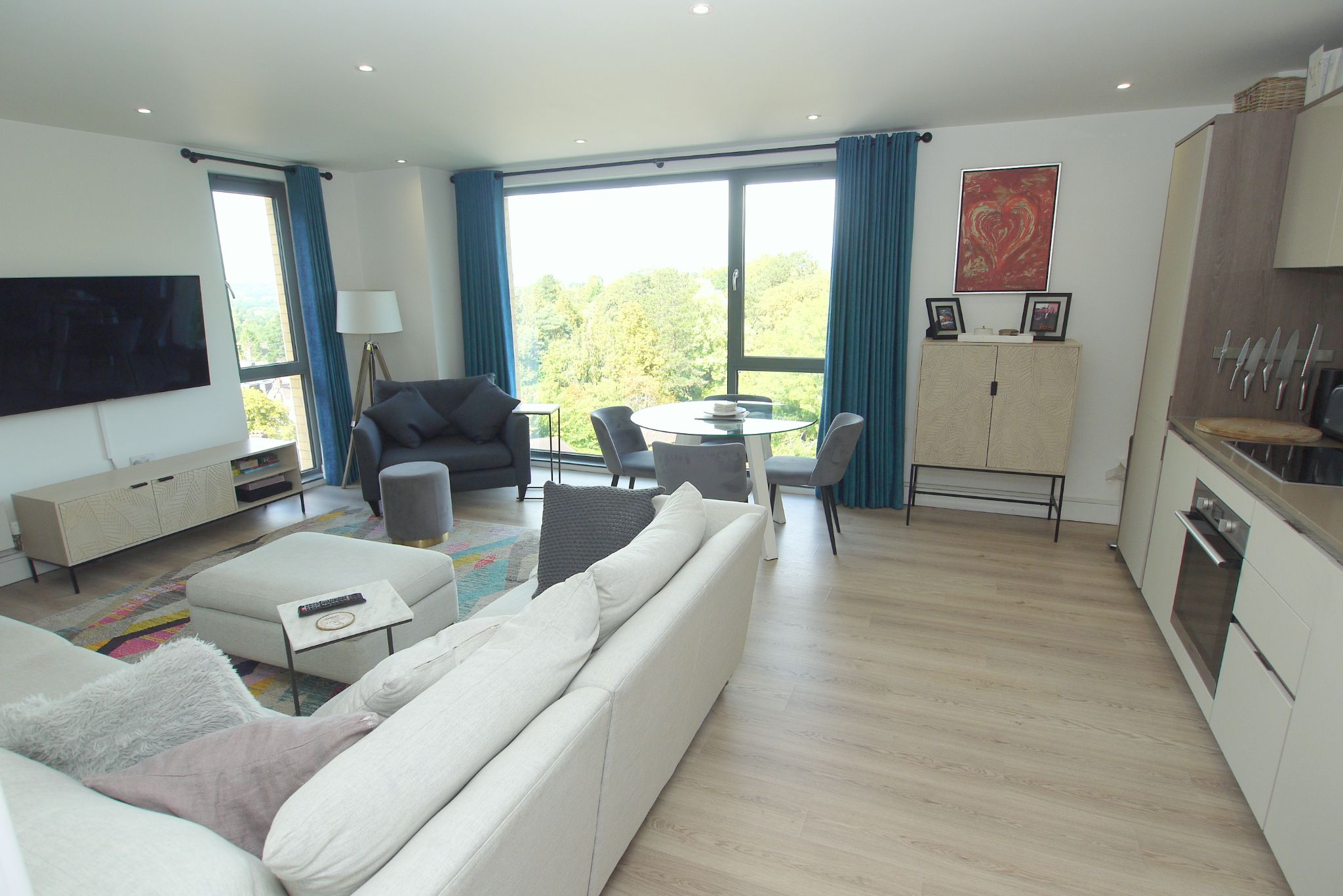 2 bedroom apartment For Sale in Sevenoaks - Property photograph