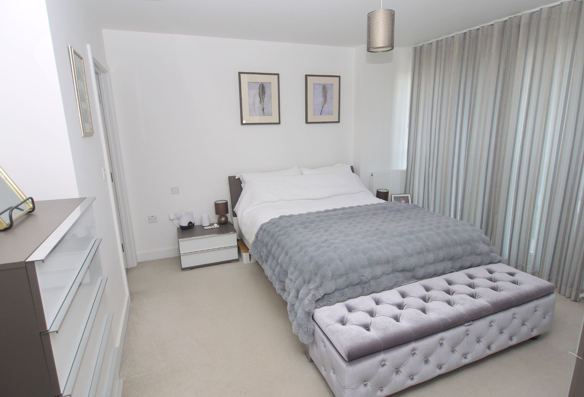 2 bedroom apartment For Sale in Sevenoaks - Photograph 8