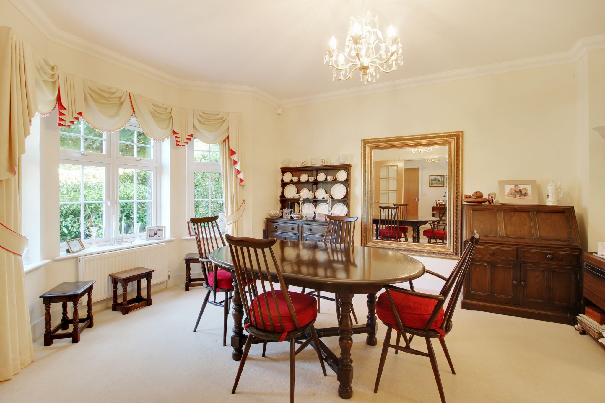 5 bedroom detached house Sold in Sevenoaks - Photograph 4