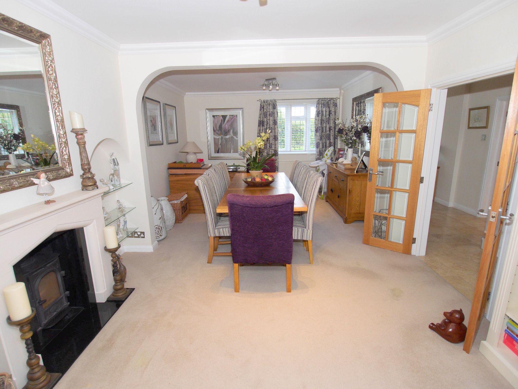 3 bedroom detached house Sold in Sevenoaks - Photograph 4