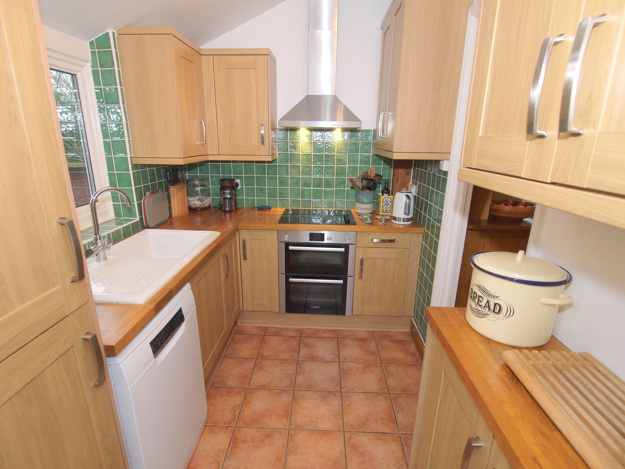 2 bedroom detached bungalow Sold in Sevenoaks - Photograph 5