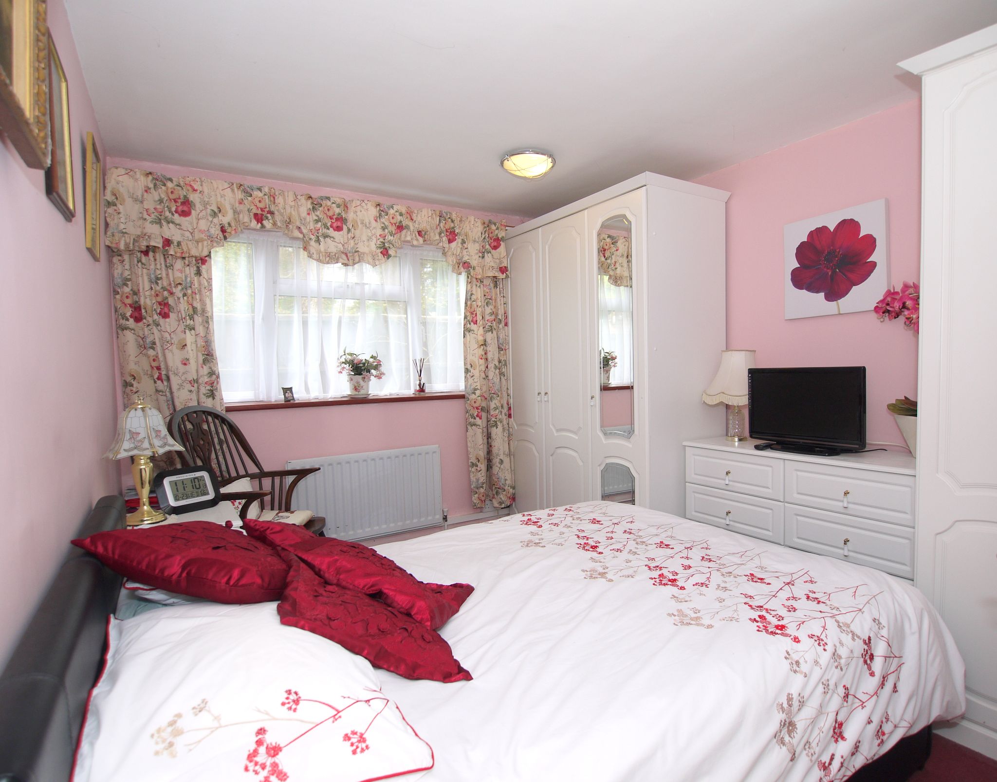 2 bedroom ground floor Sold in Sevenoaks - Photograph 8