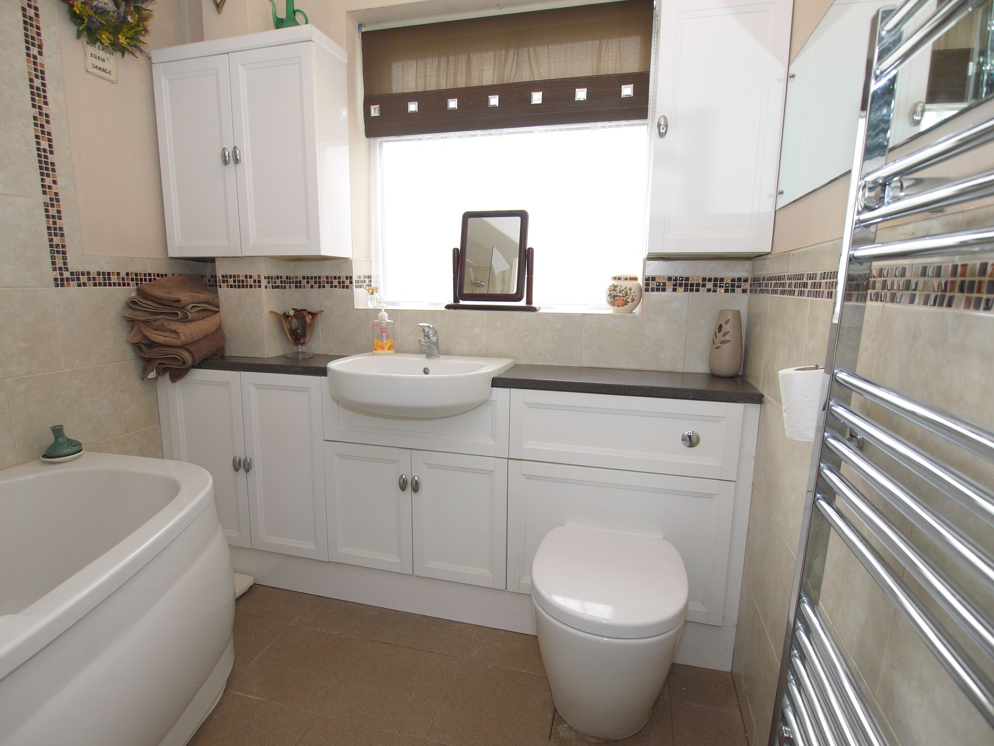 2 bedroom ground floor Sold in Sevenoaks - Photograph 9