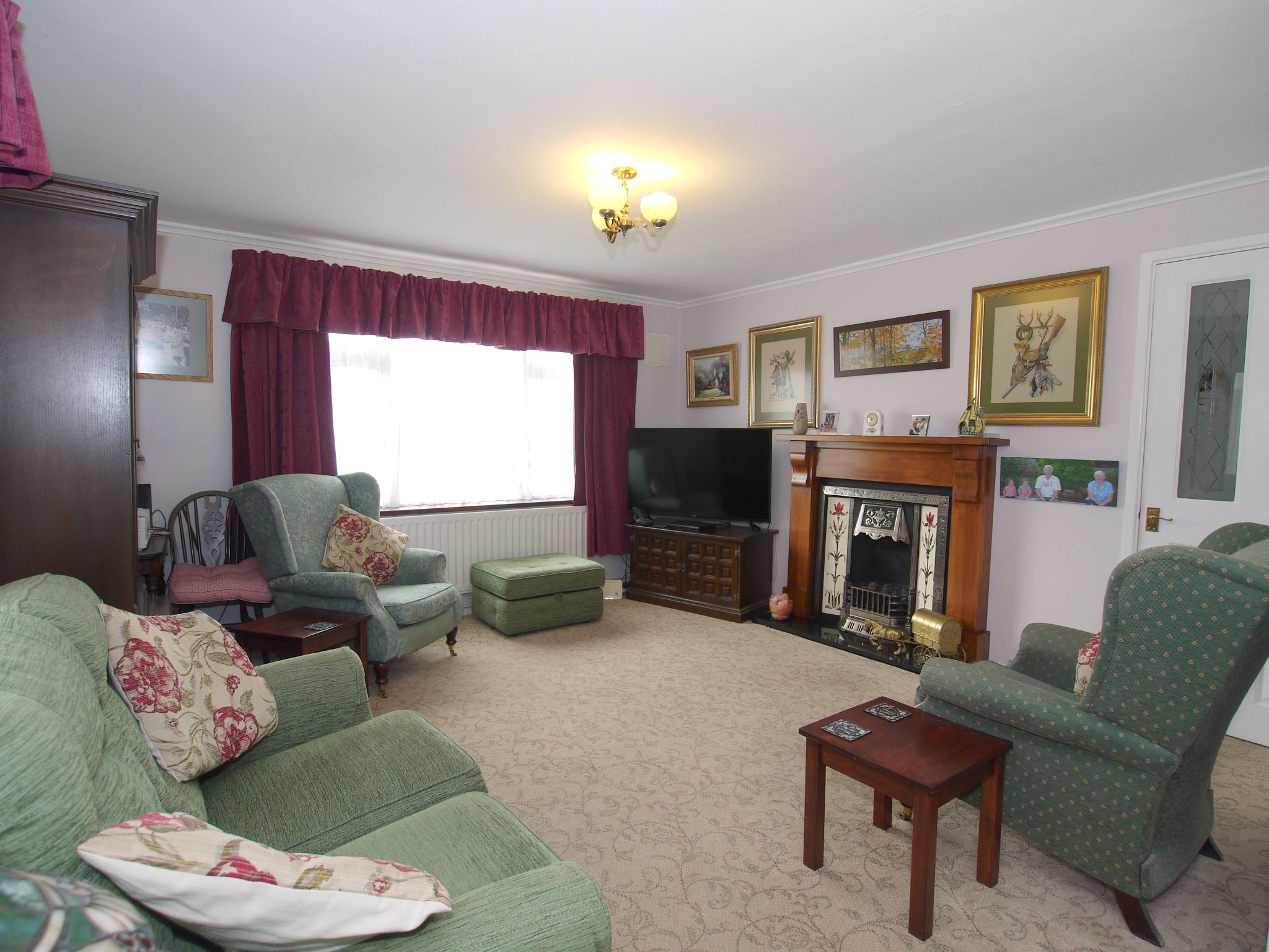 2 bedroom ground floor Sold in Sevenoaks - Photograph 2
