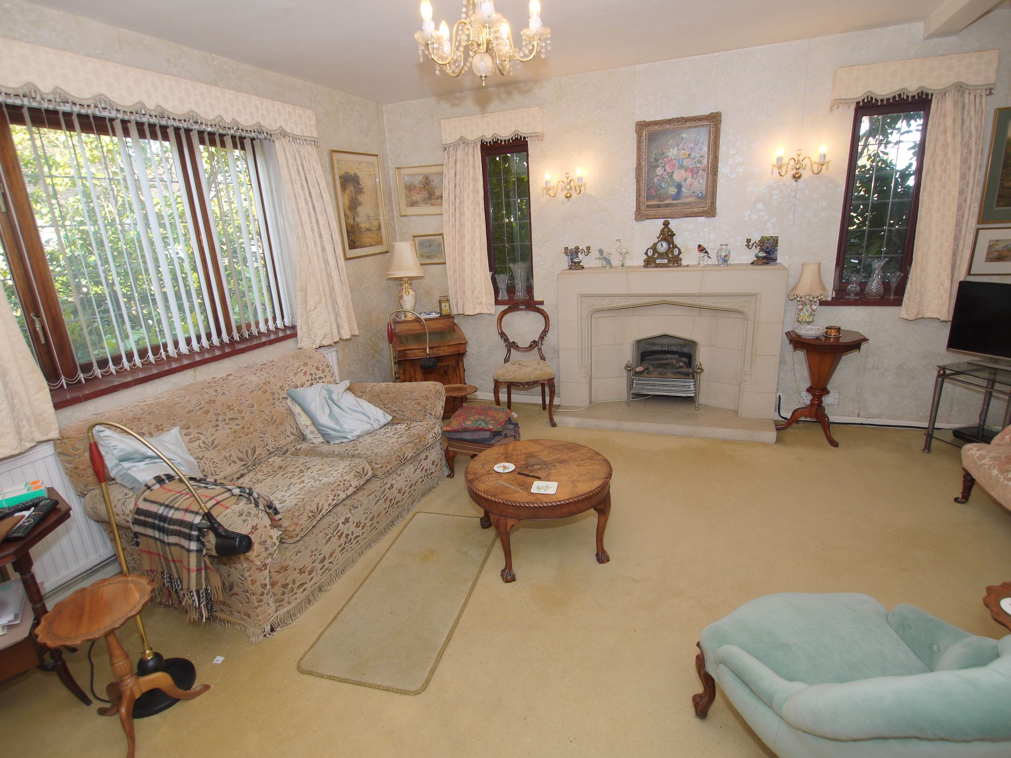 3 bedroom detached house Sold in Sevenoaks - Photograph 2