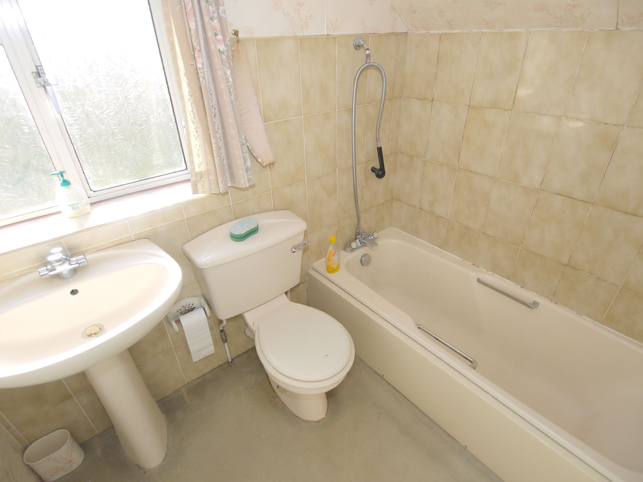 3 bedroom detached house Sold in Sevenoaks - Photograph 6