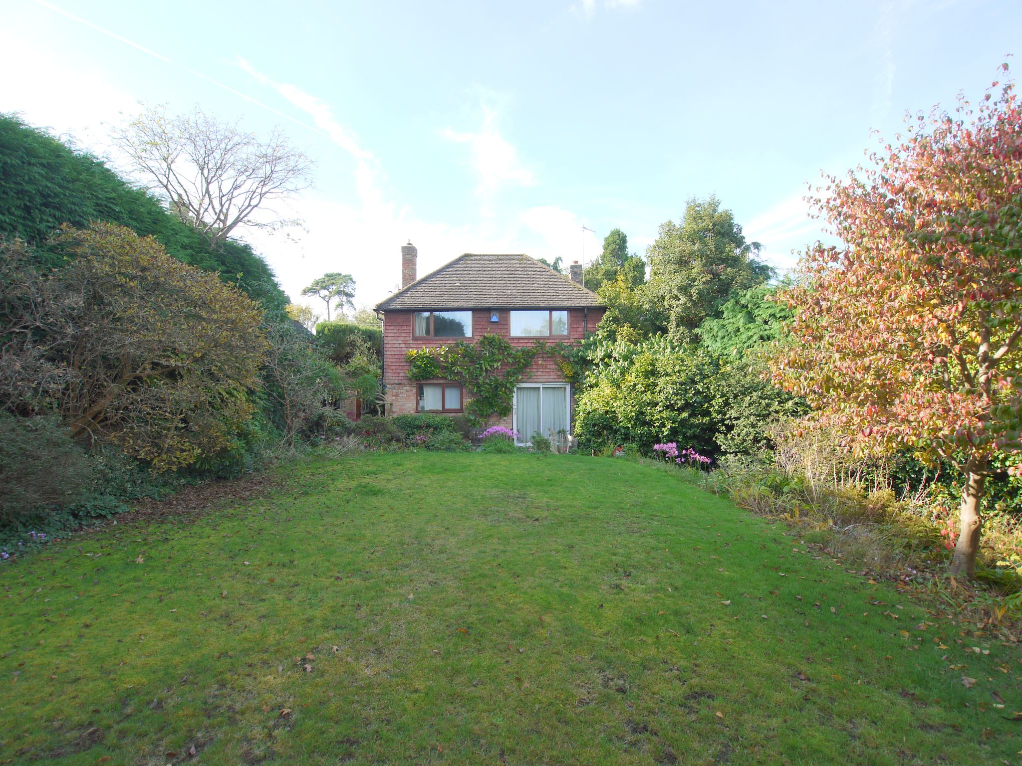3 bedroom detached house Sold in Sevenoaks - Photograph 10