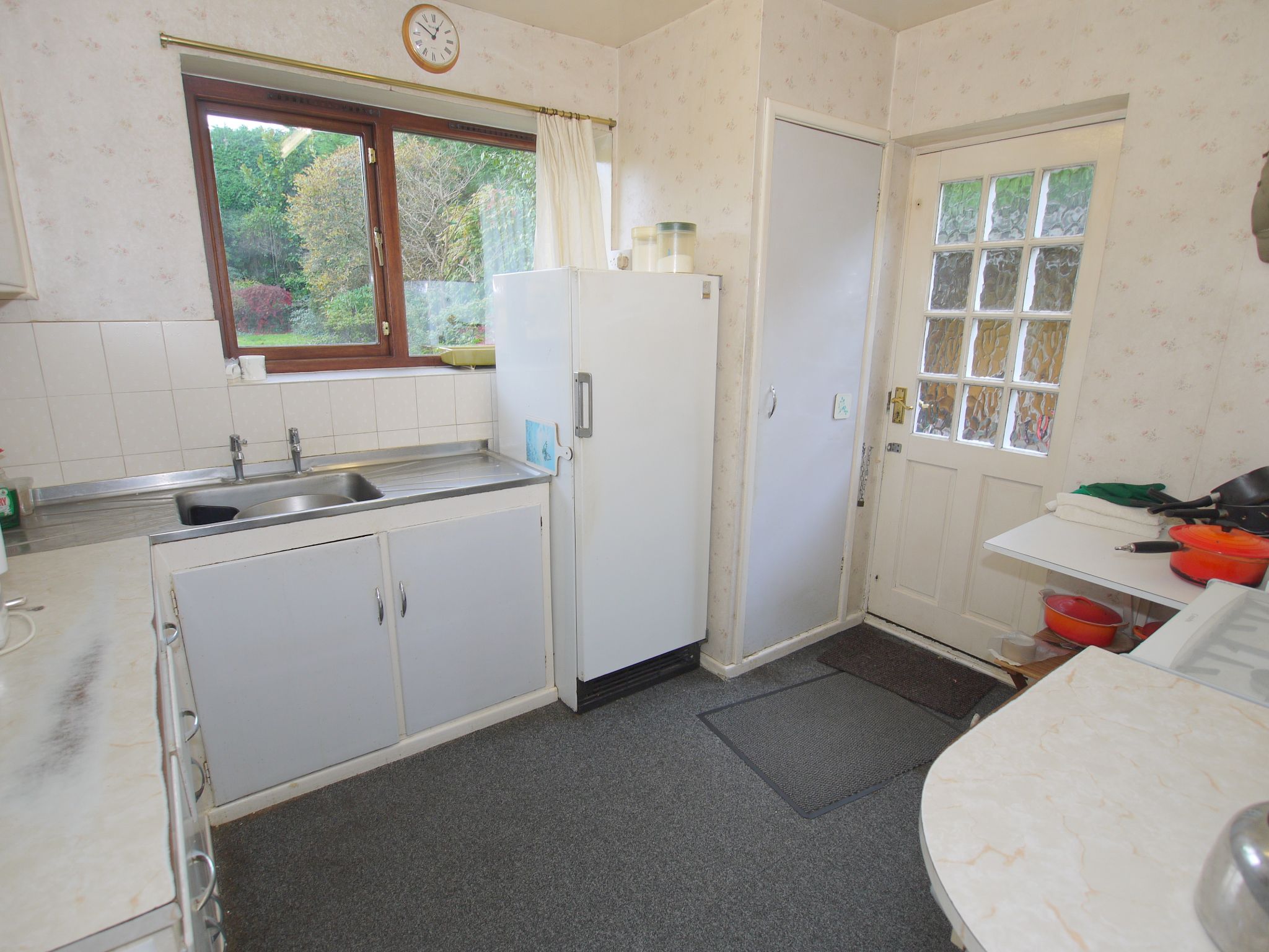 3 bedroom detached house Sold in Sevenoaks - Photograph 4