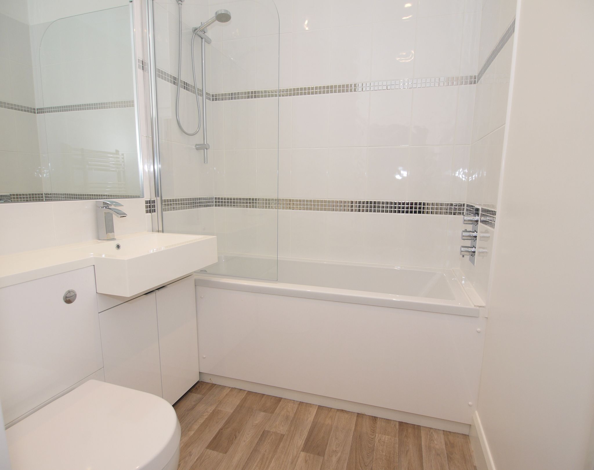 1 bedroom apartment To Let in Sevenoaks - Photograph 7