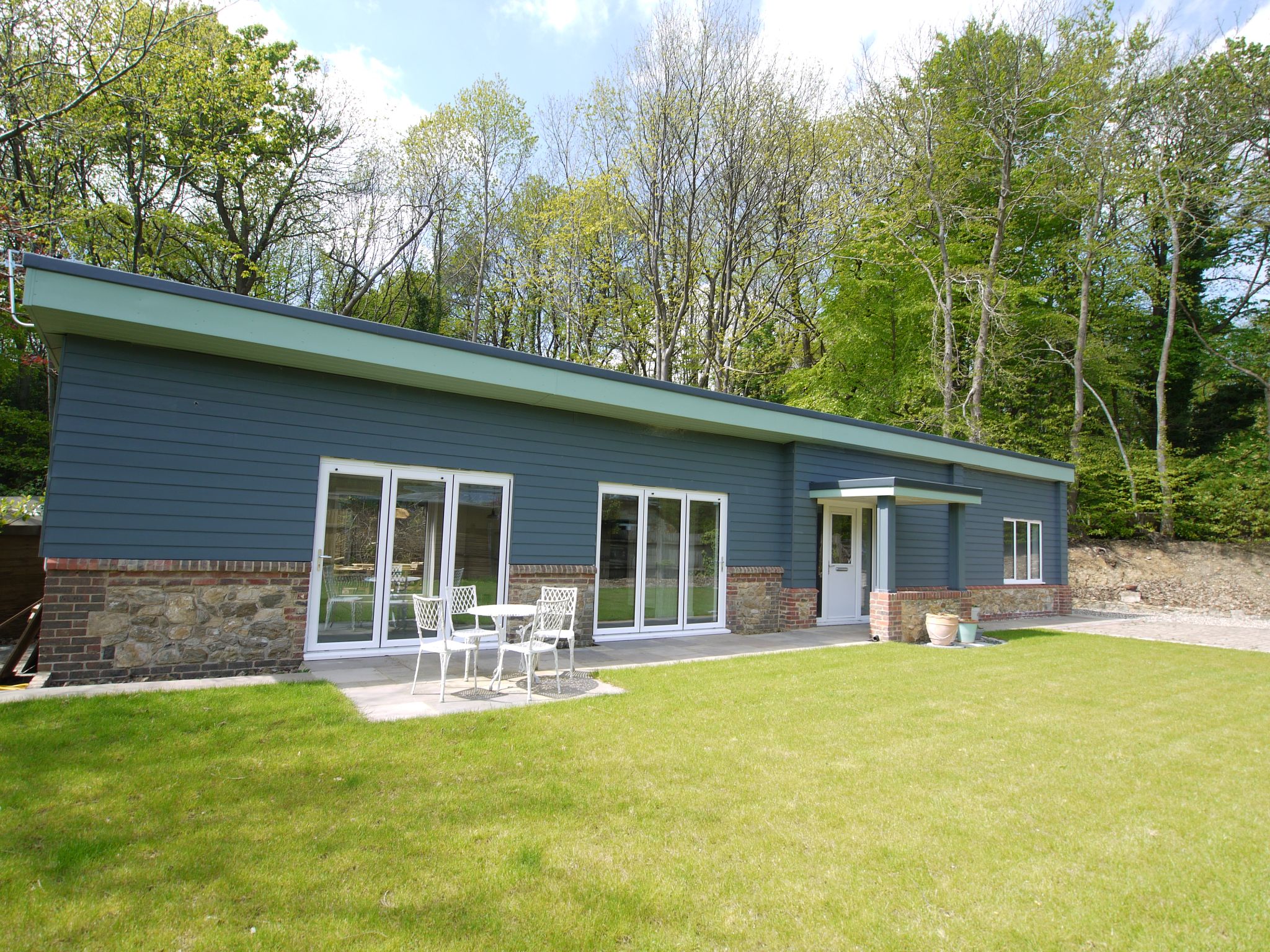 3 bedroom detached house Sold in Sevenoaks - Photograph 1