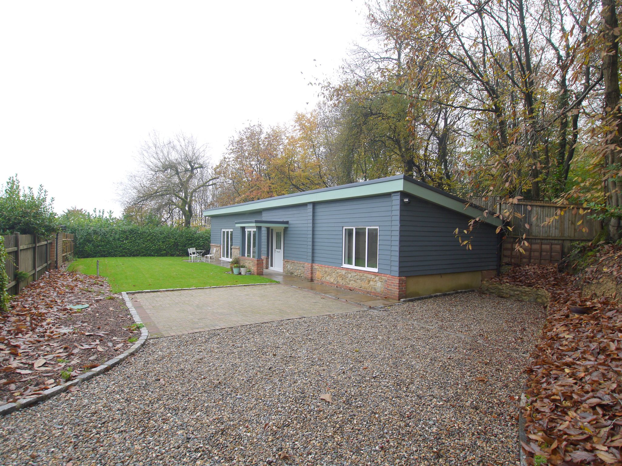 3 bedroom detached house Sold in Sevenoaks - Photograph 1