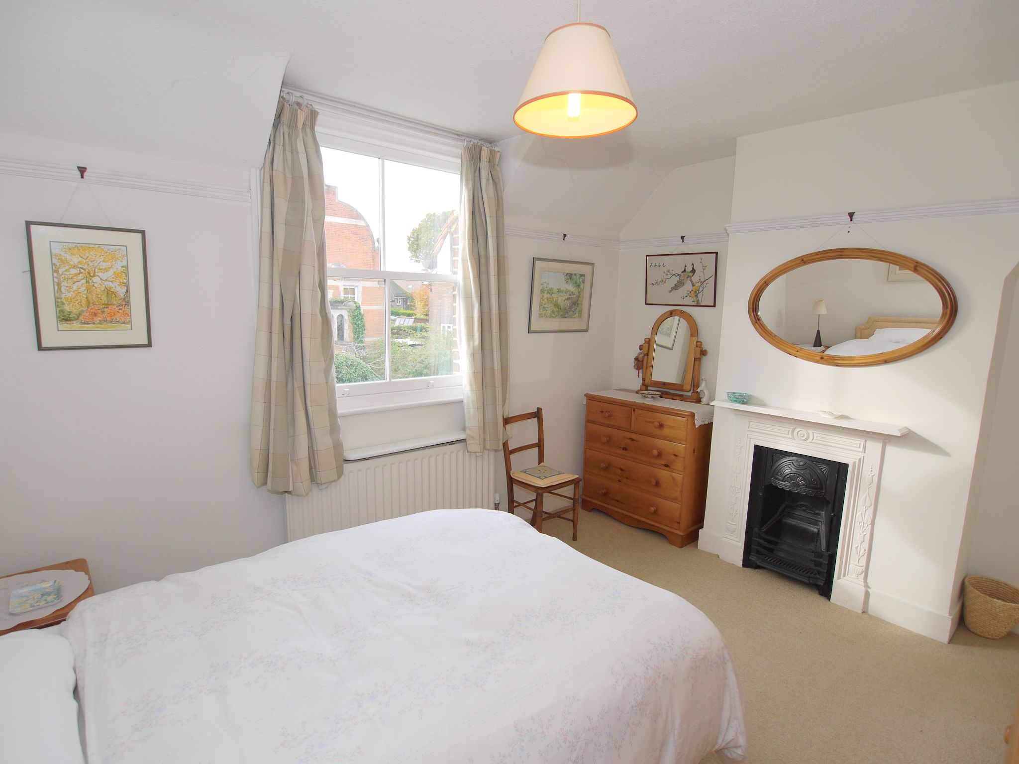 2 bedroom semi-detached house Sold in Sevenoaks - Photograph 6