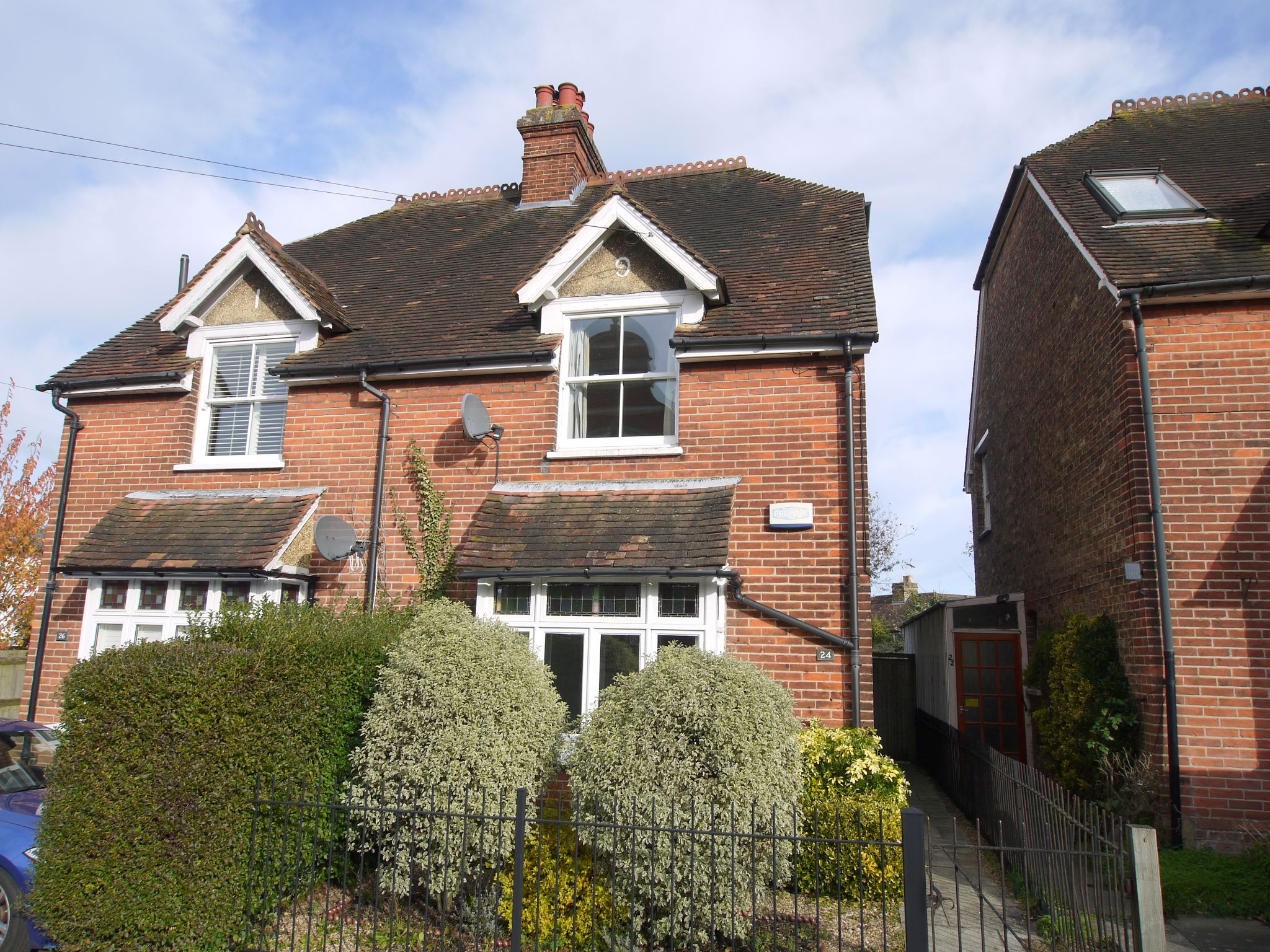 2 bedroom semi-detached house Sold in Sevenoaks - Photograph 1