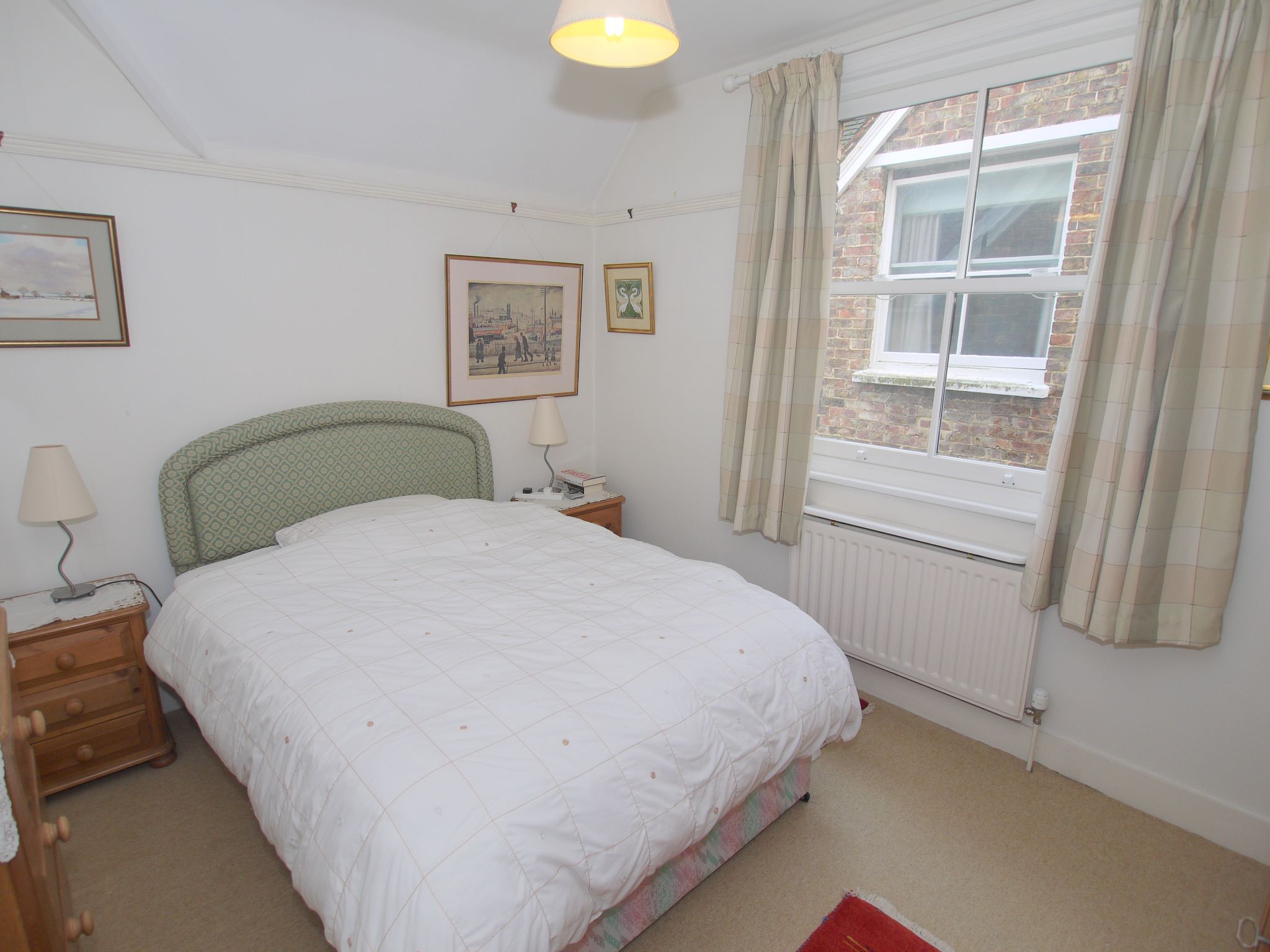 2 bedroom semi-detached house Sold in Sevenoaks - Photograph 7