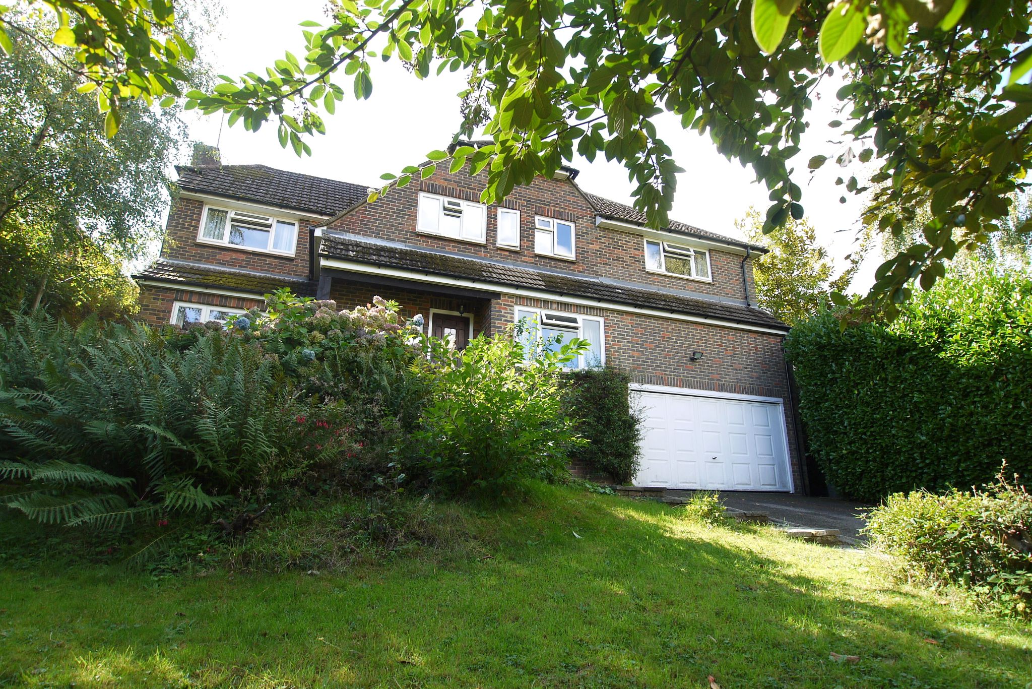 5 bedroom detached house Sold in Sevenoaks - Photograph 15