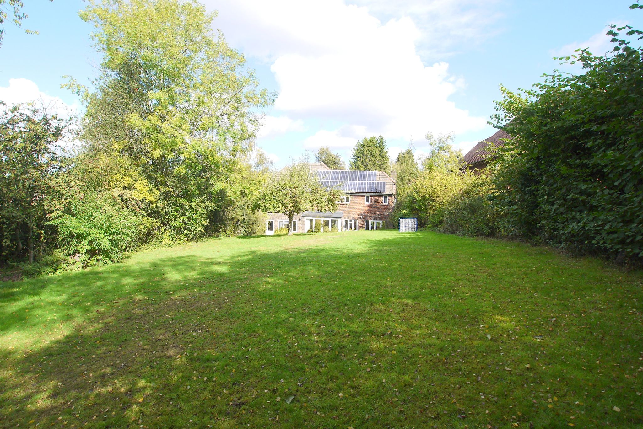 5 bedroom detached house Sold in Sevenoaks - Photograph 13