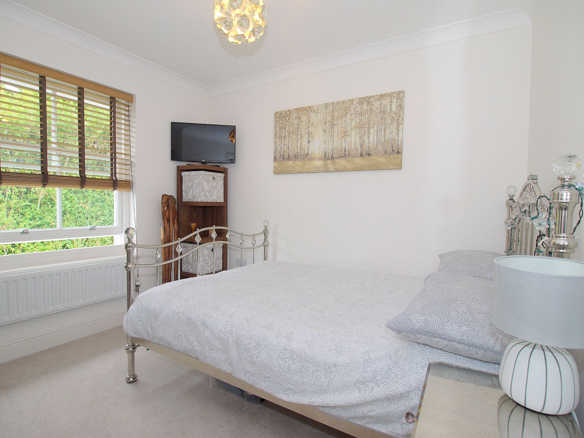 3 bedroom mid terraced house Sold in Sevenoaks - Photograph 7