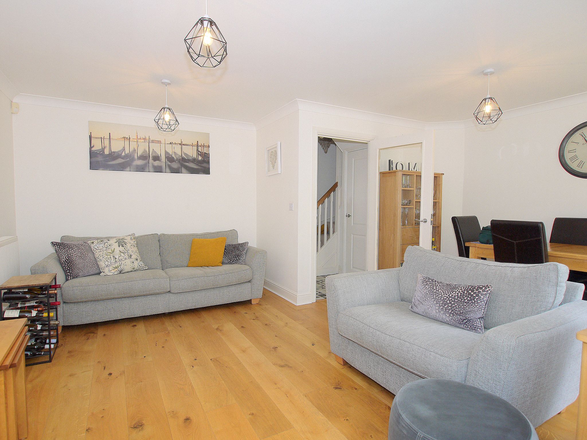 3 bedroom mid terraced house Sold in Sevenoaks - Photograph 3