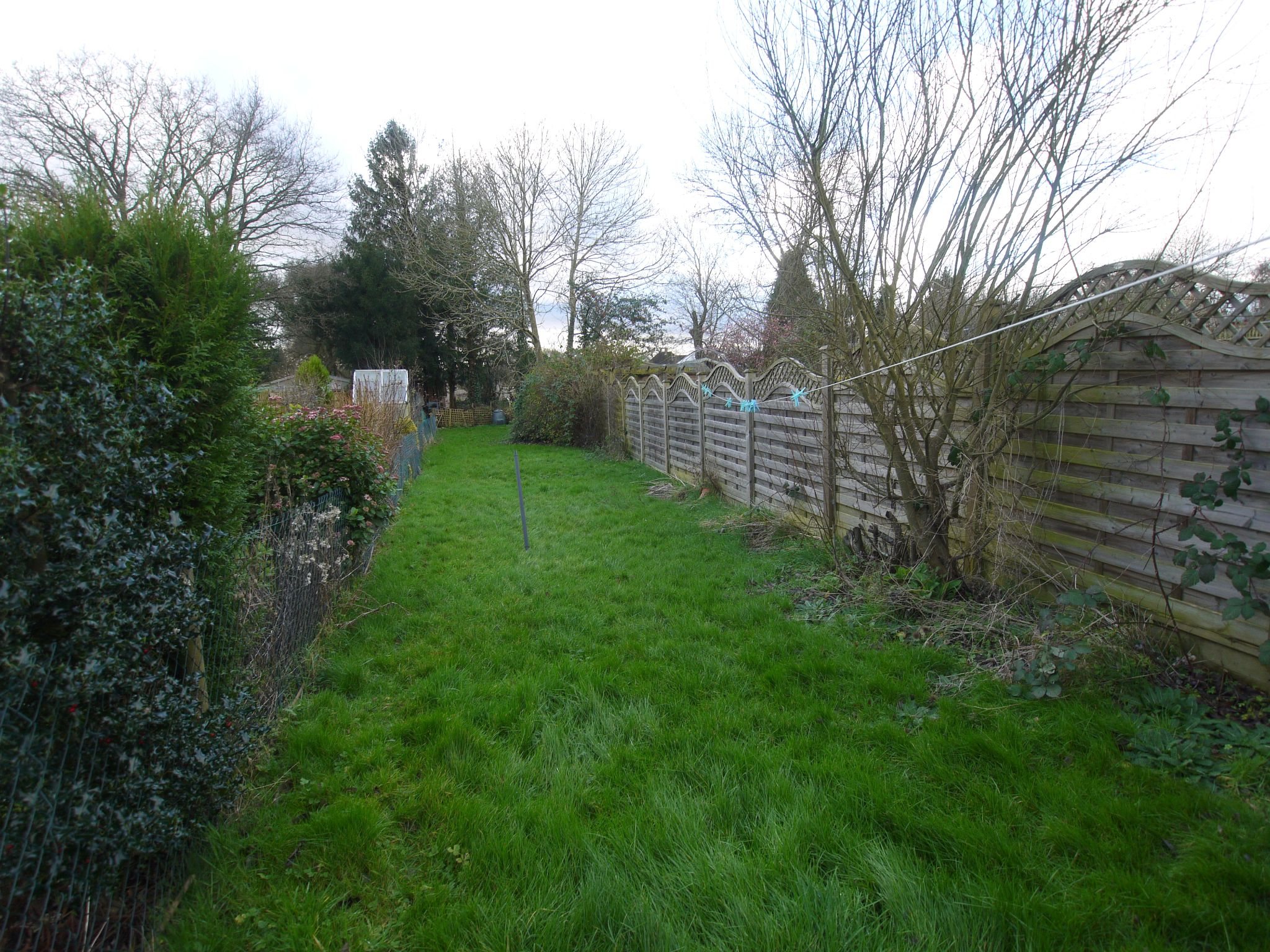 2 bedroom mid terraced house Sold in Sevenoaks - Photograph 8