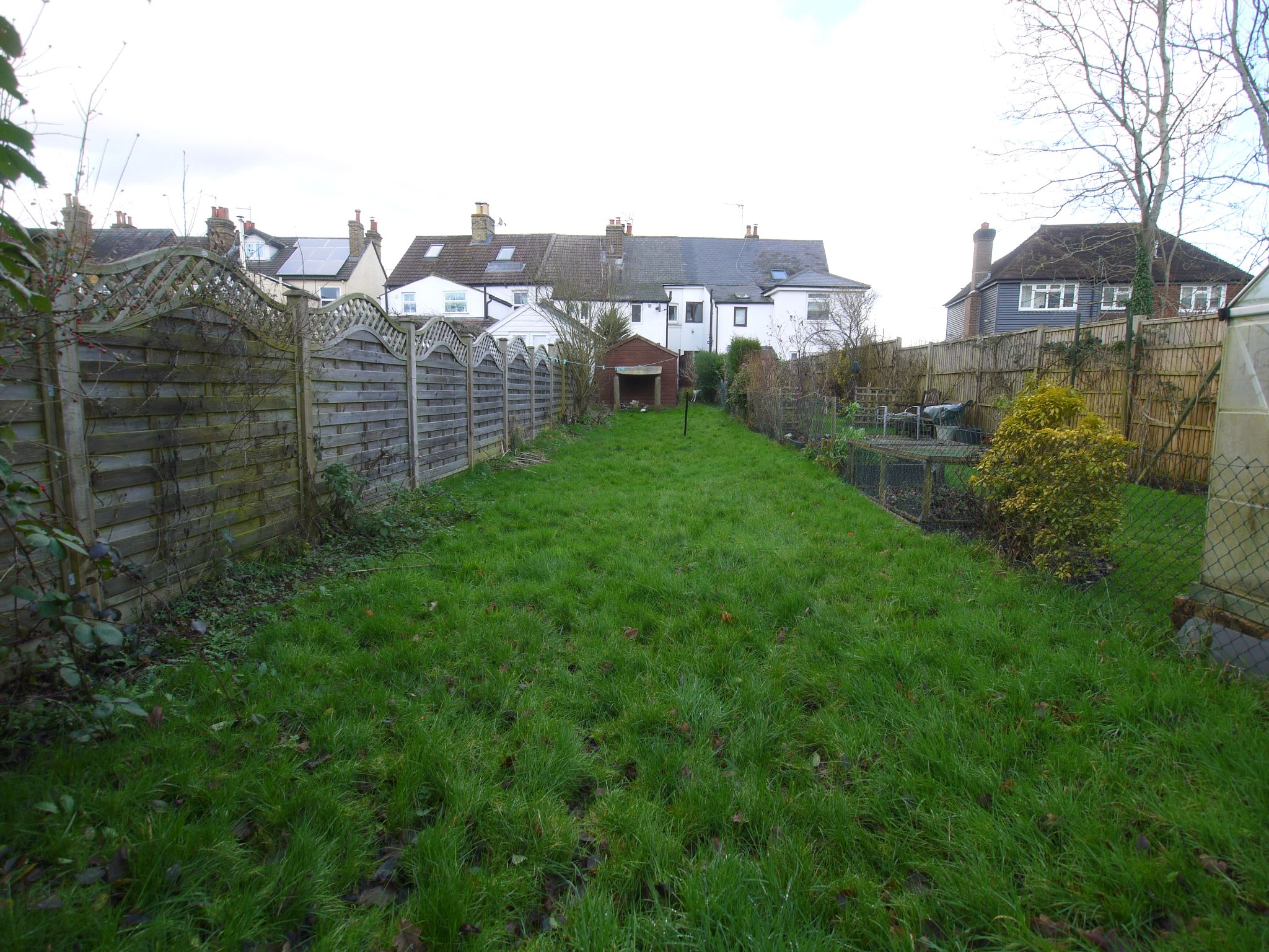 2 bedroom mid terraced house Sold in Sevenoaks - Photograph 11