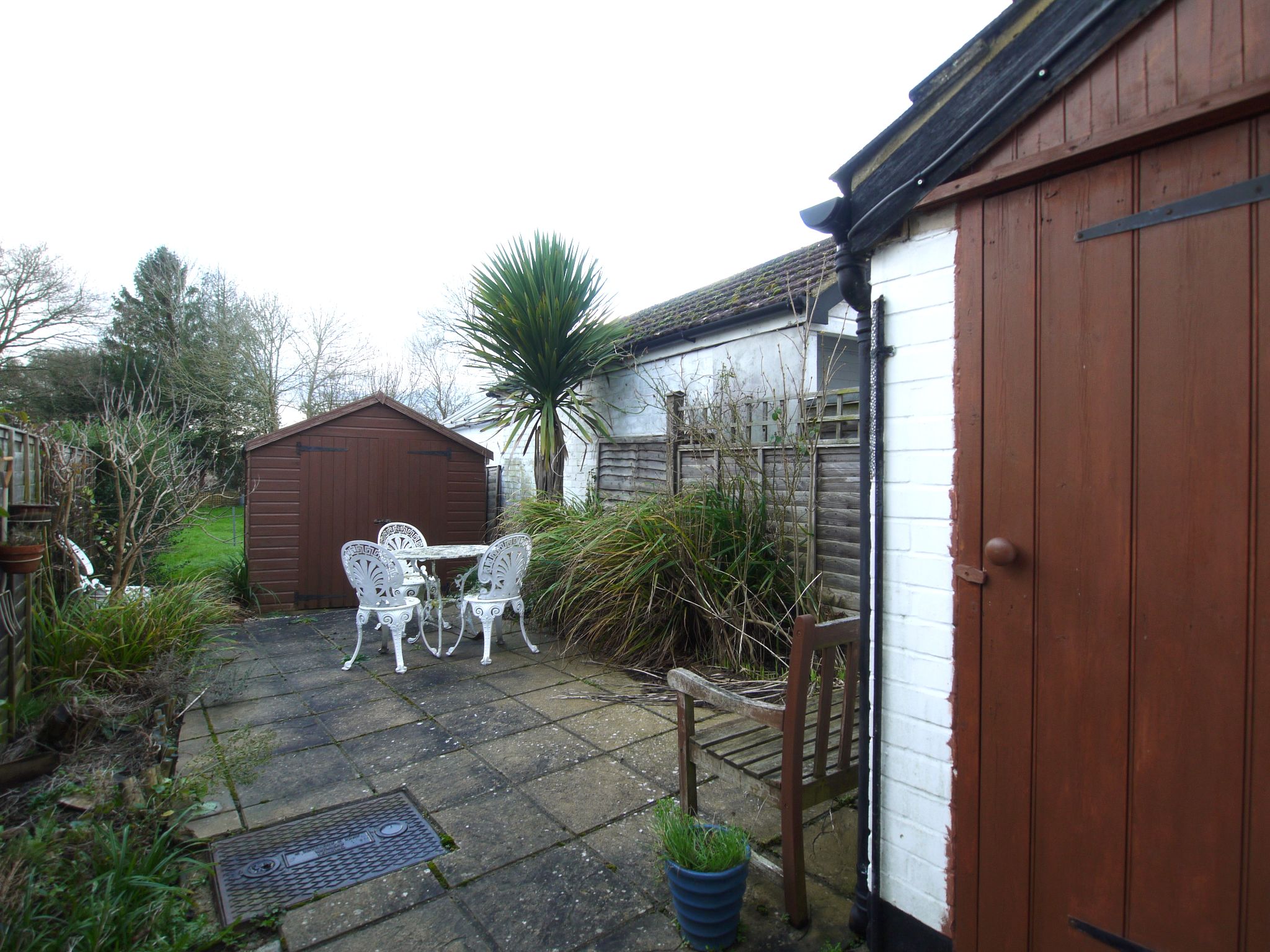 2 bedroom mid terraced house Sold in Sevenoaks - Photograph 10