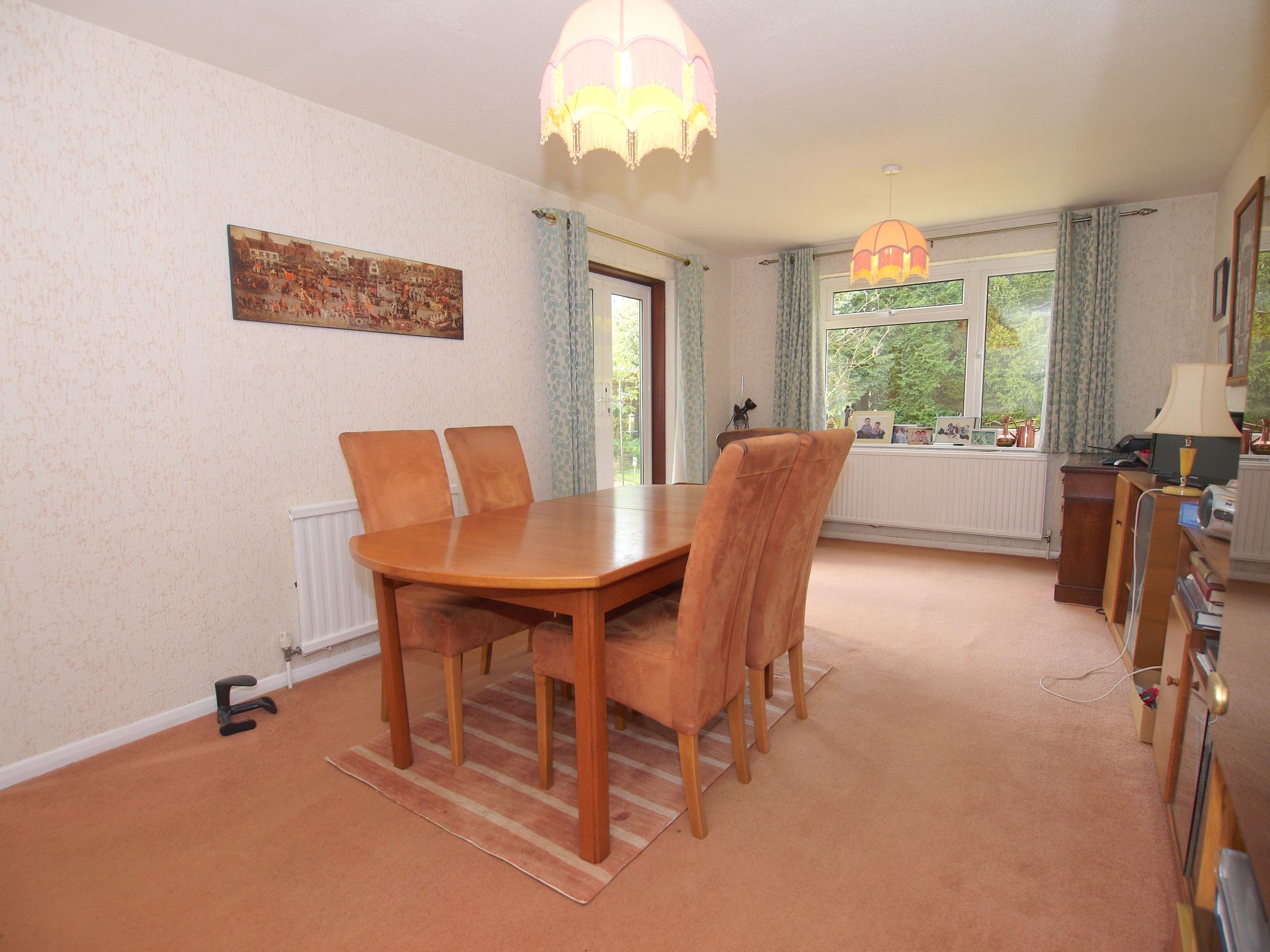 4 bedroom detached house Sold in Sevenoaks - Photograph 4