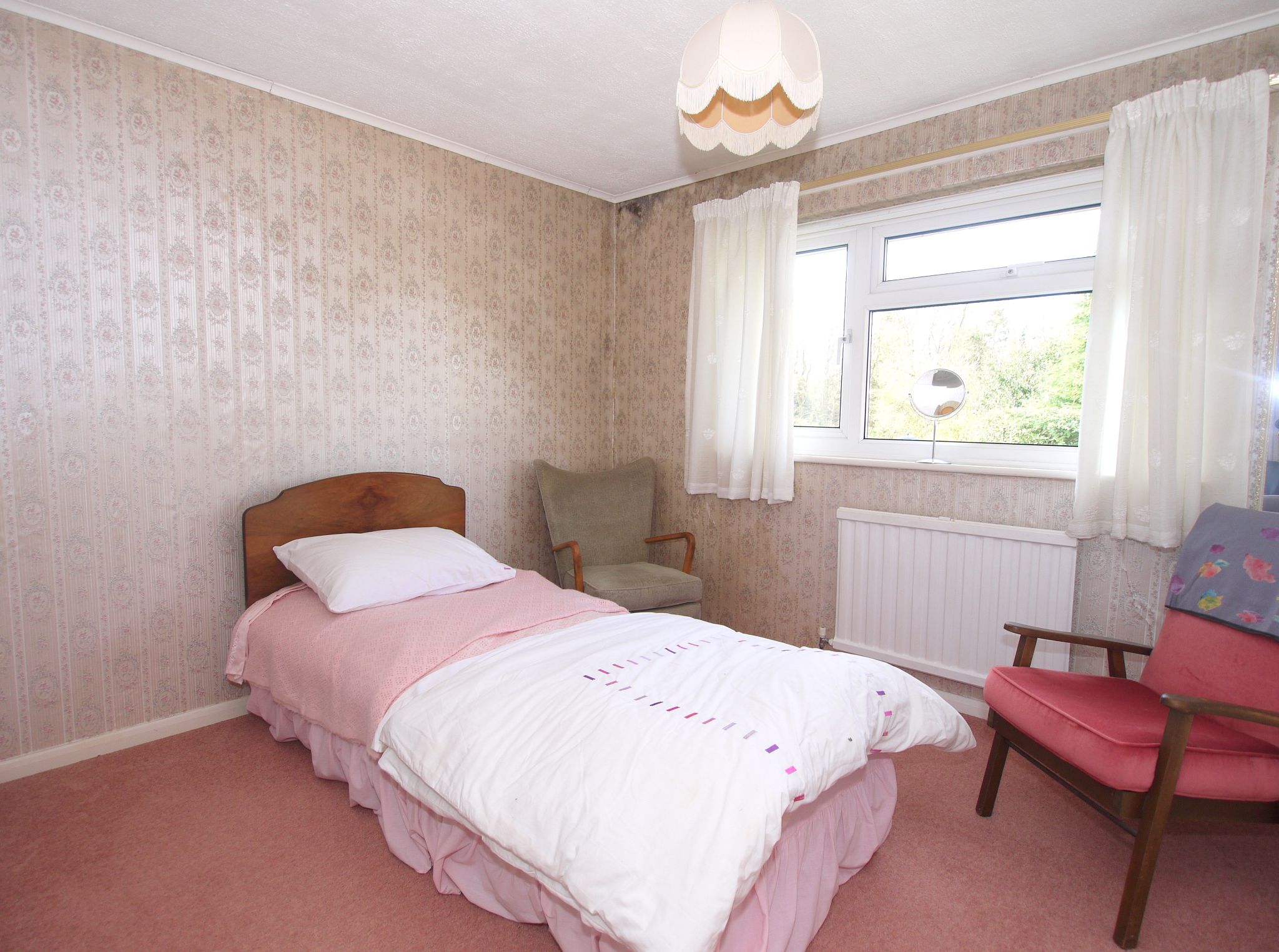 4 bedroom detached house Sold in Sevenoaks - Photograph 8