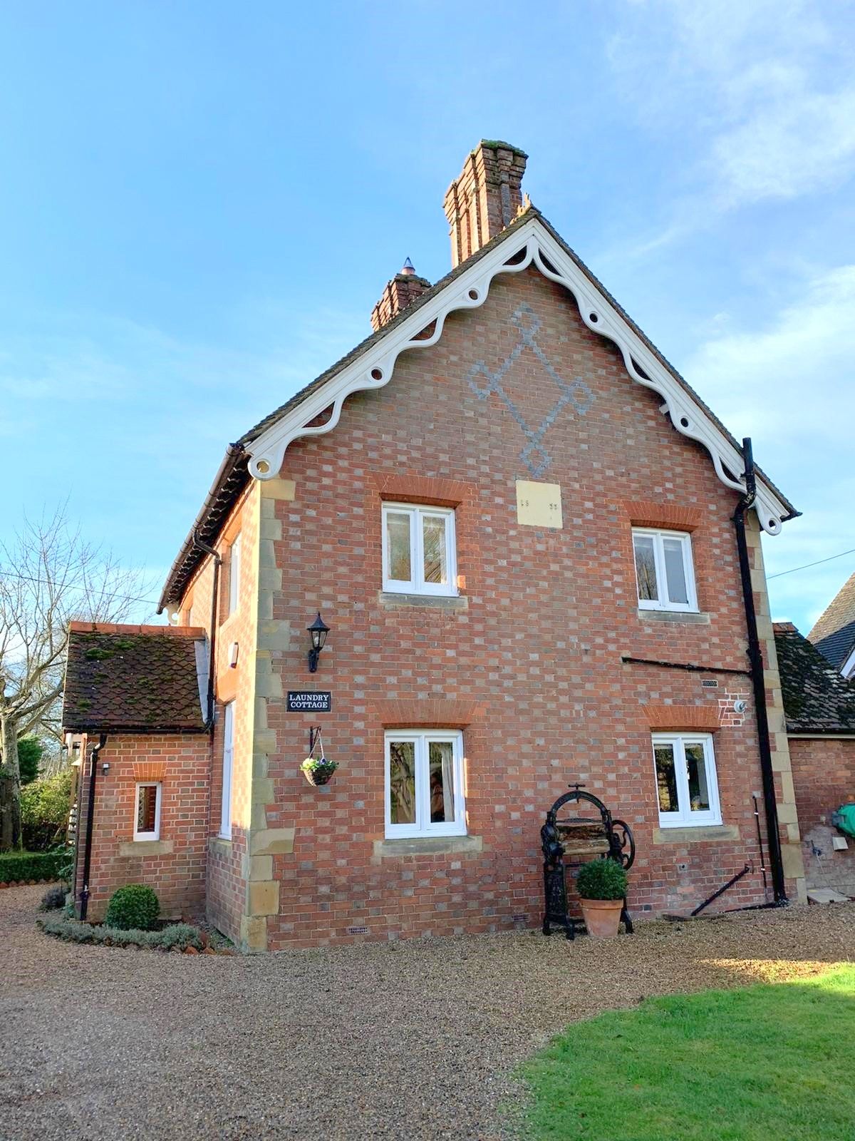 3 bedroom detached house Sold in Tonbridge - Photograph 15