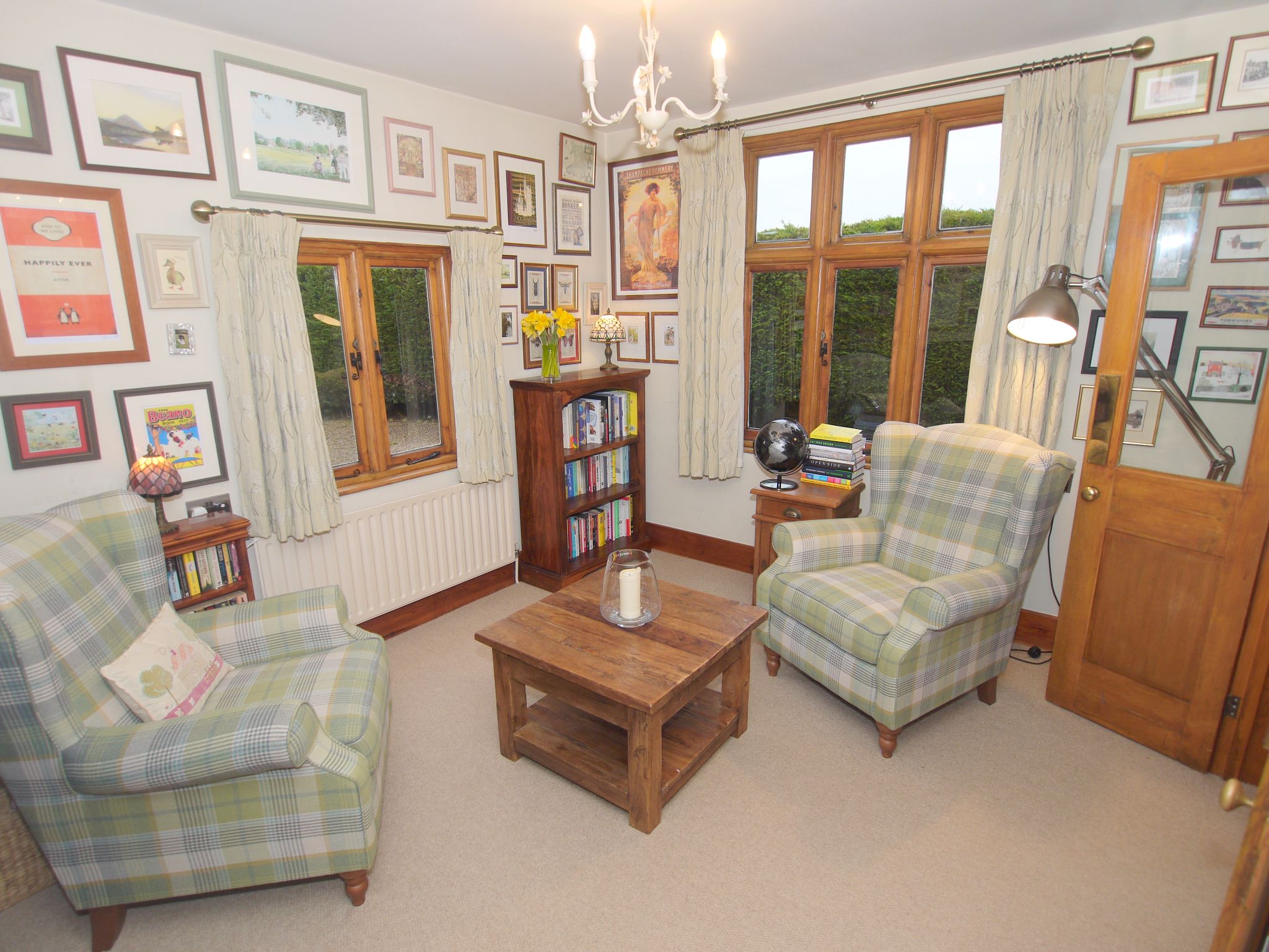 3 bedroom detached house Sold in Tonbridge - Photograph 5