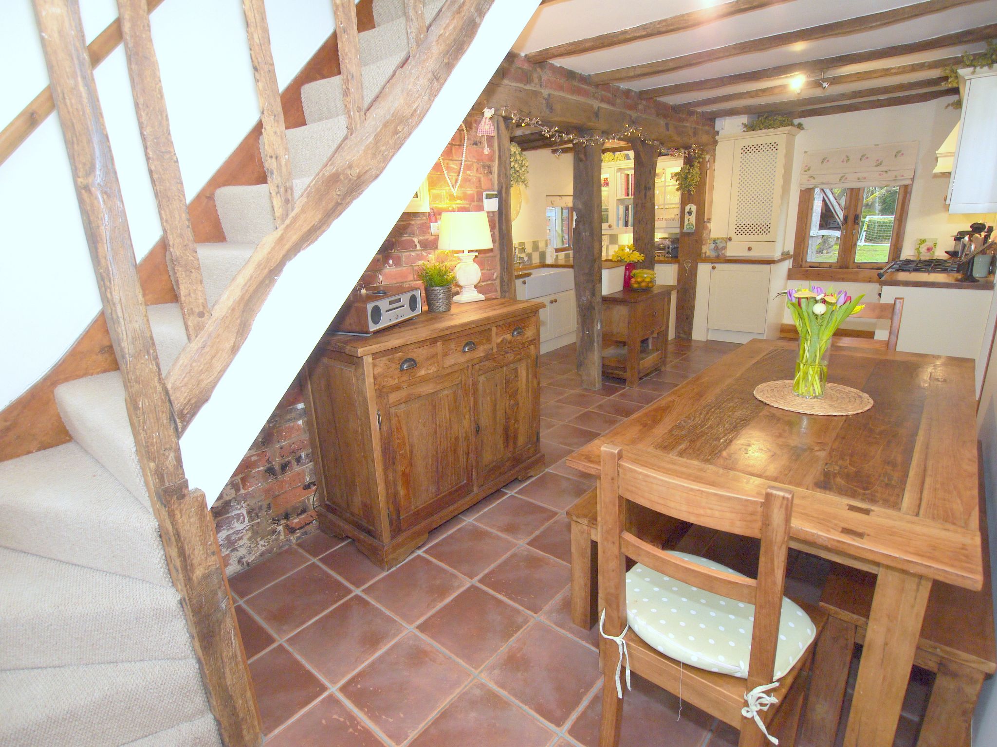 3 bedroom detached house Sold in Tonbridge - Photograph 2