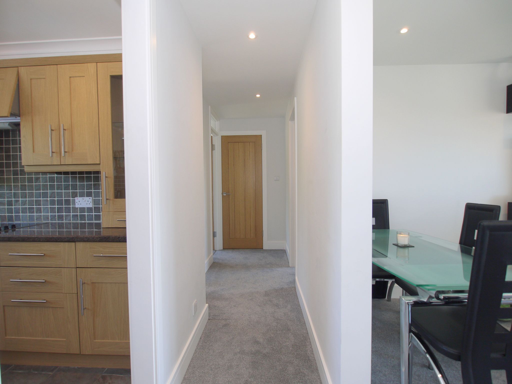 2 bedroom apartment Sold in Sevenoaks - Photograph 7
