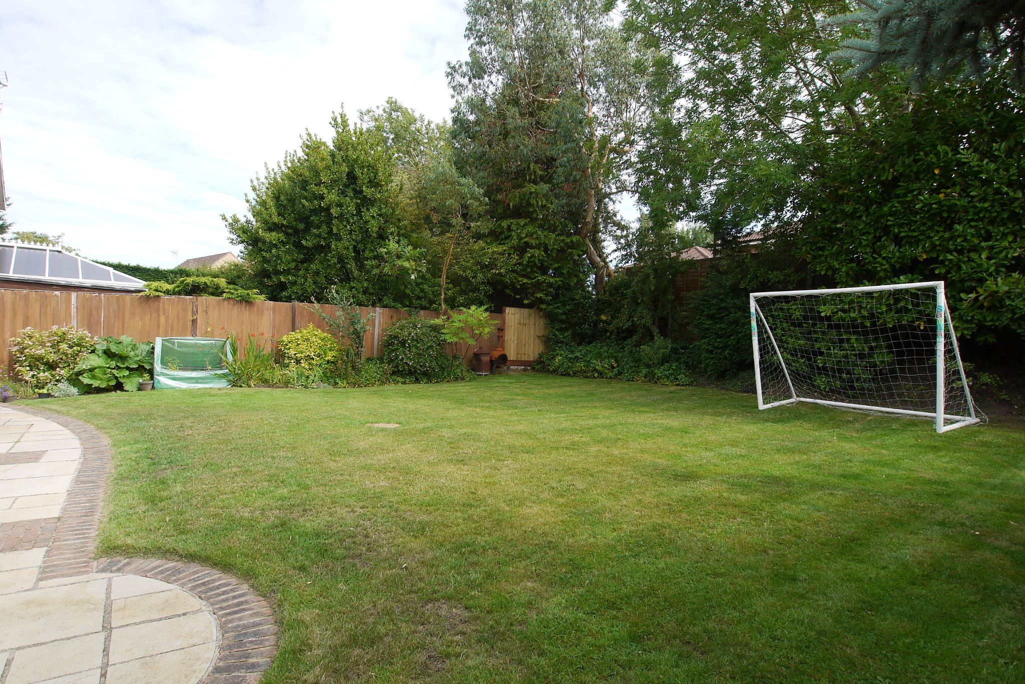 4 bedroom detached house Sold in Sevenoaks - Photograph 19