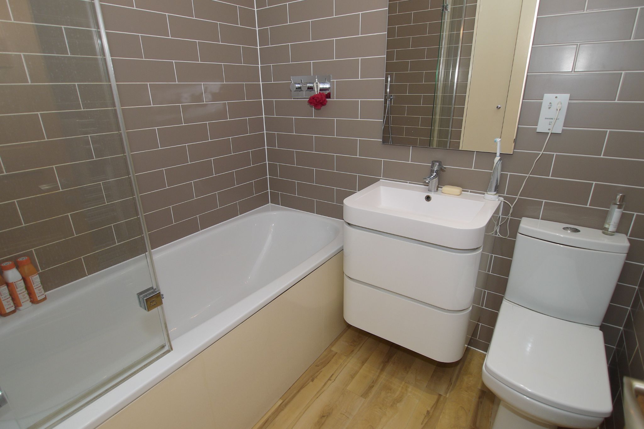 4 bedroom detached house Sold in Sevenoaks - Photograph 15