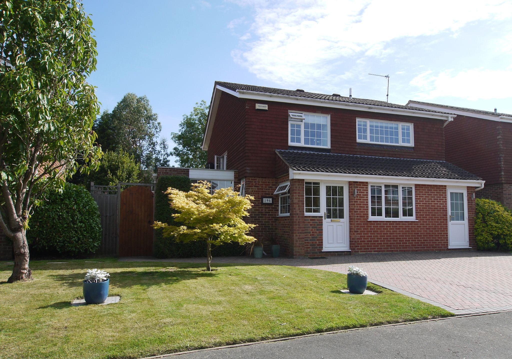 4 bedroom detached house Sold in Sevenoaks - Photograph 1