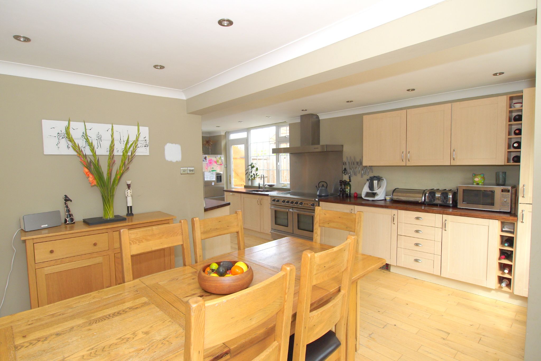 4 bedroom detached house Sold in Sevenoaks - Photograph 3