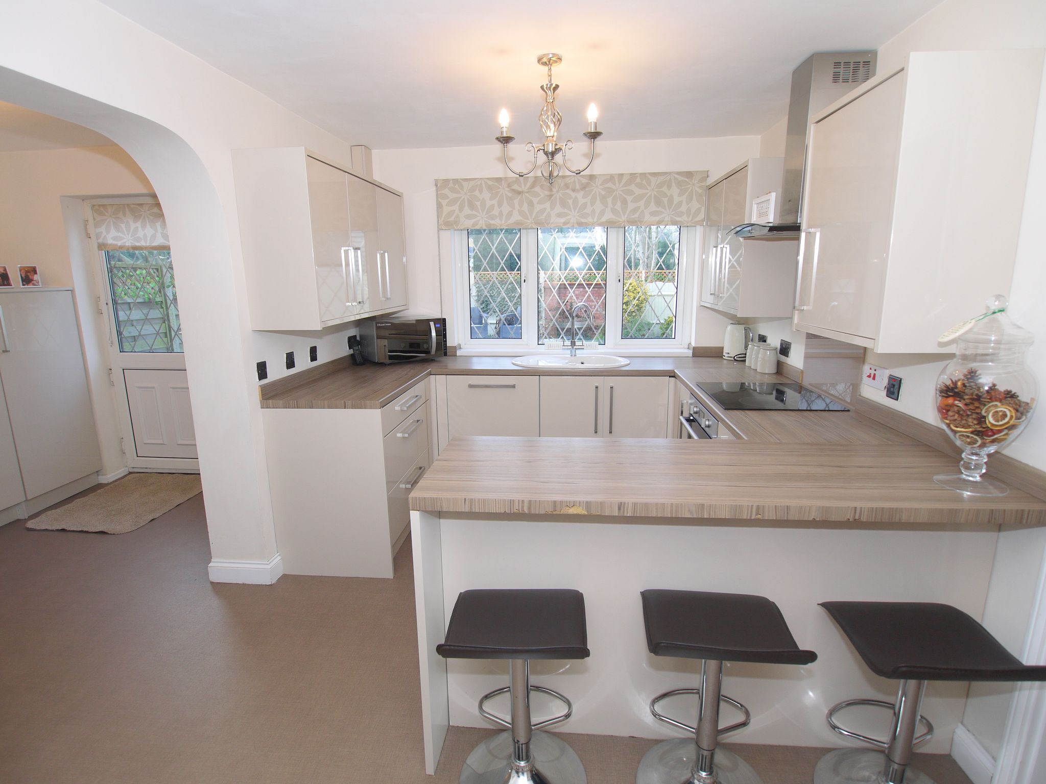 4 bedroom detached house Sold in Sevenoaks - Photograph 2