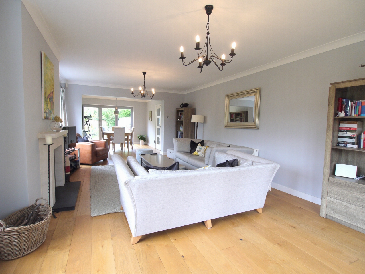 4 bedroom detached house Sold in Sevenoaks - Photograph 3