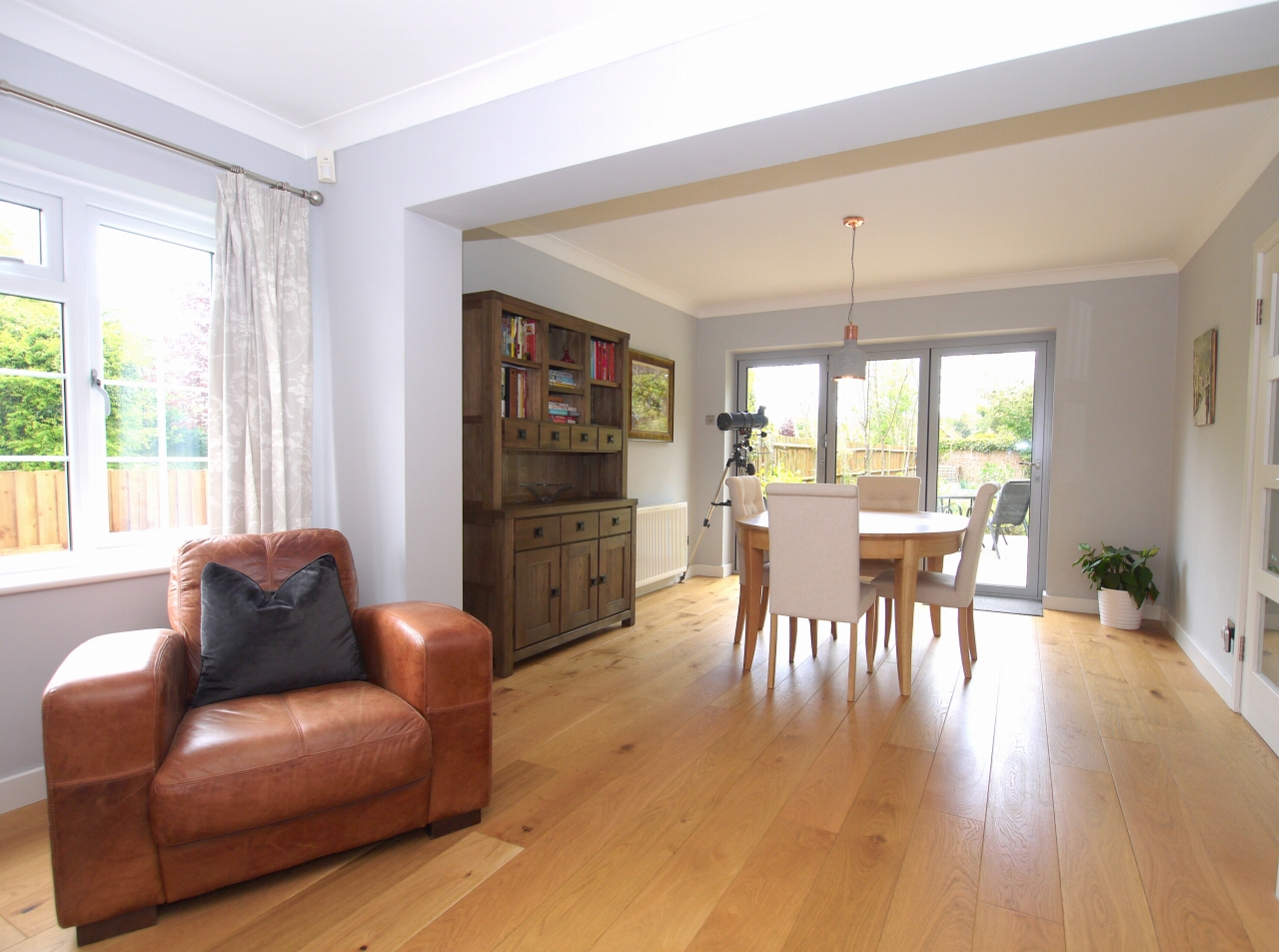 4 bedroom detached house Sold in Sevenoaks - Photograph 4