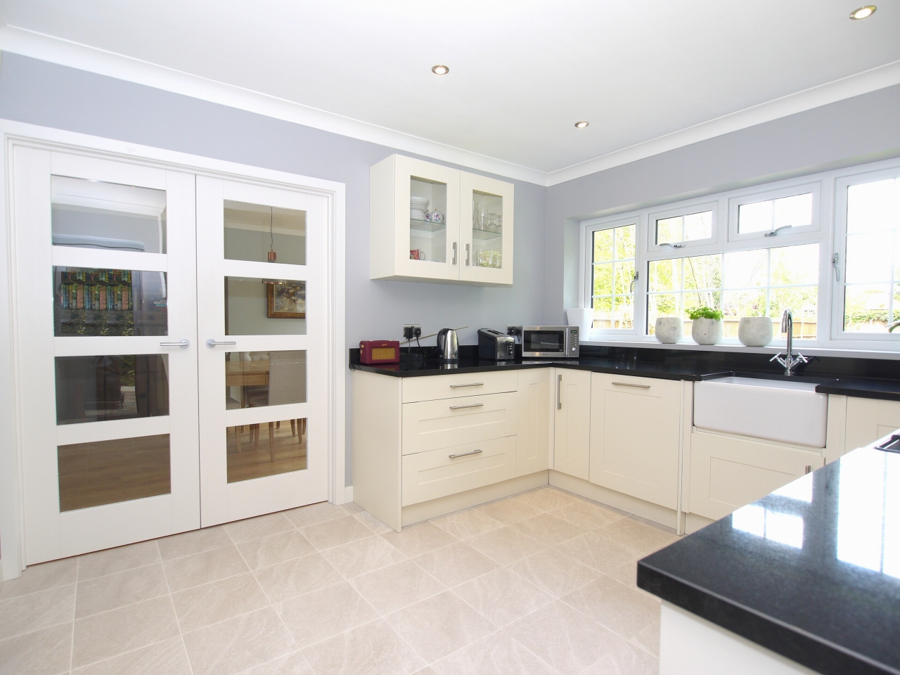 4 bedroom detached house Sold in Sevenoaks - Photograph 5