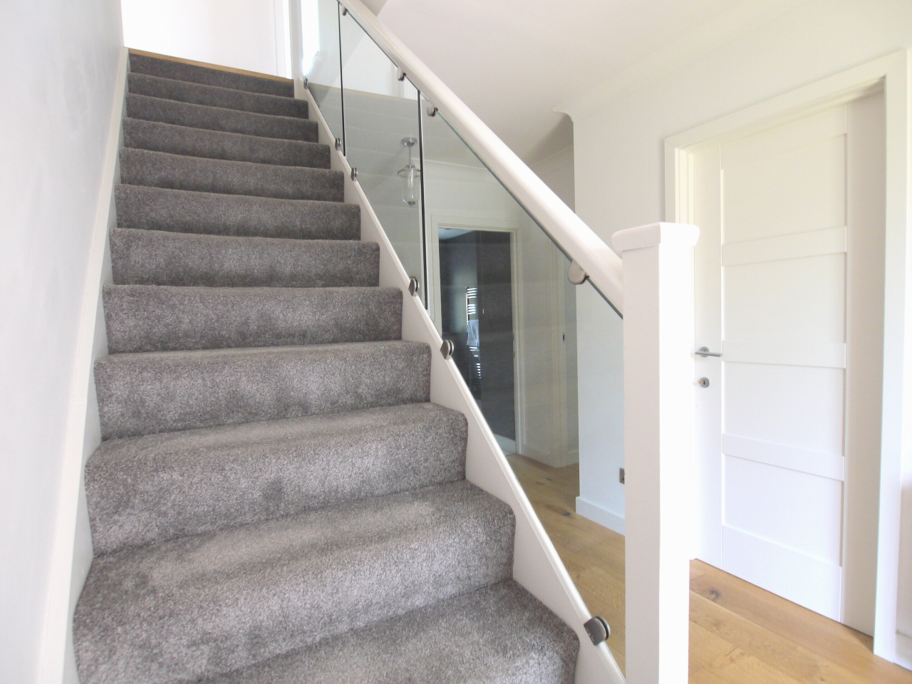 4 bedroom detached house Sold in Sevenoaks - Photograph 9