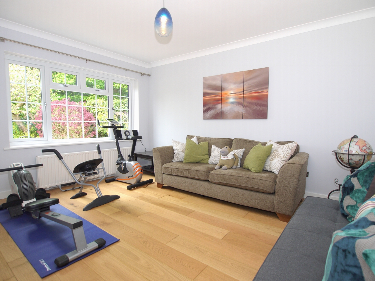 4 bedroom detached house Sold in Sevenoaks - Photograph 7