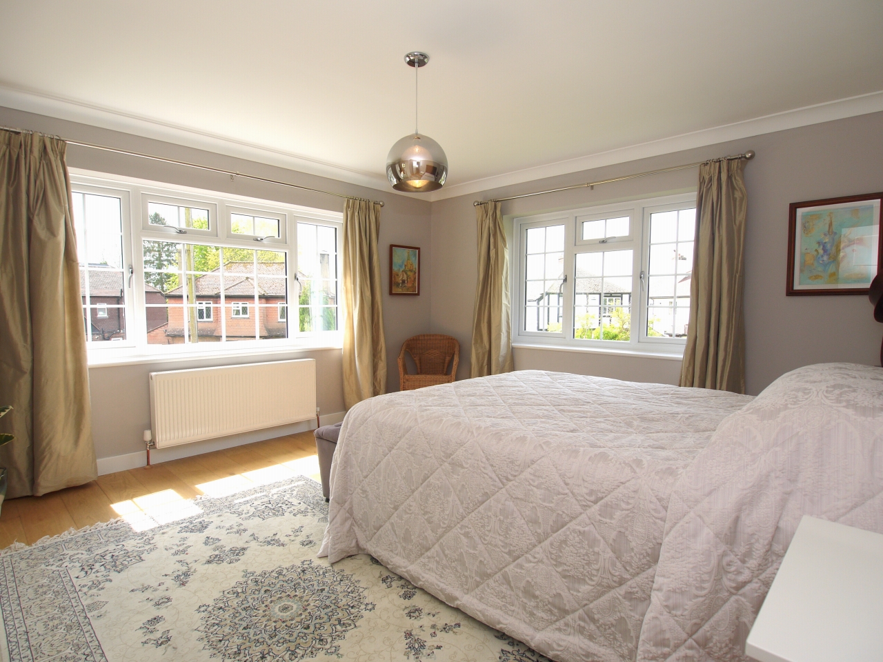 4 bedroom detached house Sold in Sevenoaks - Photograph 12