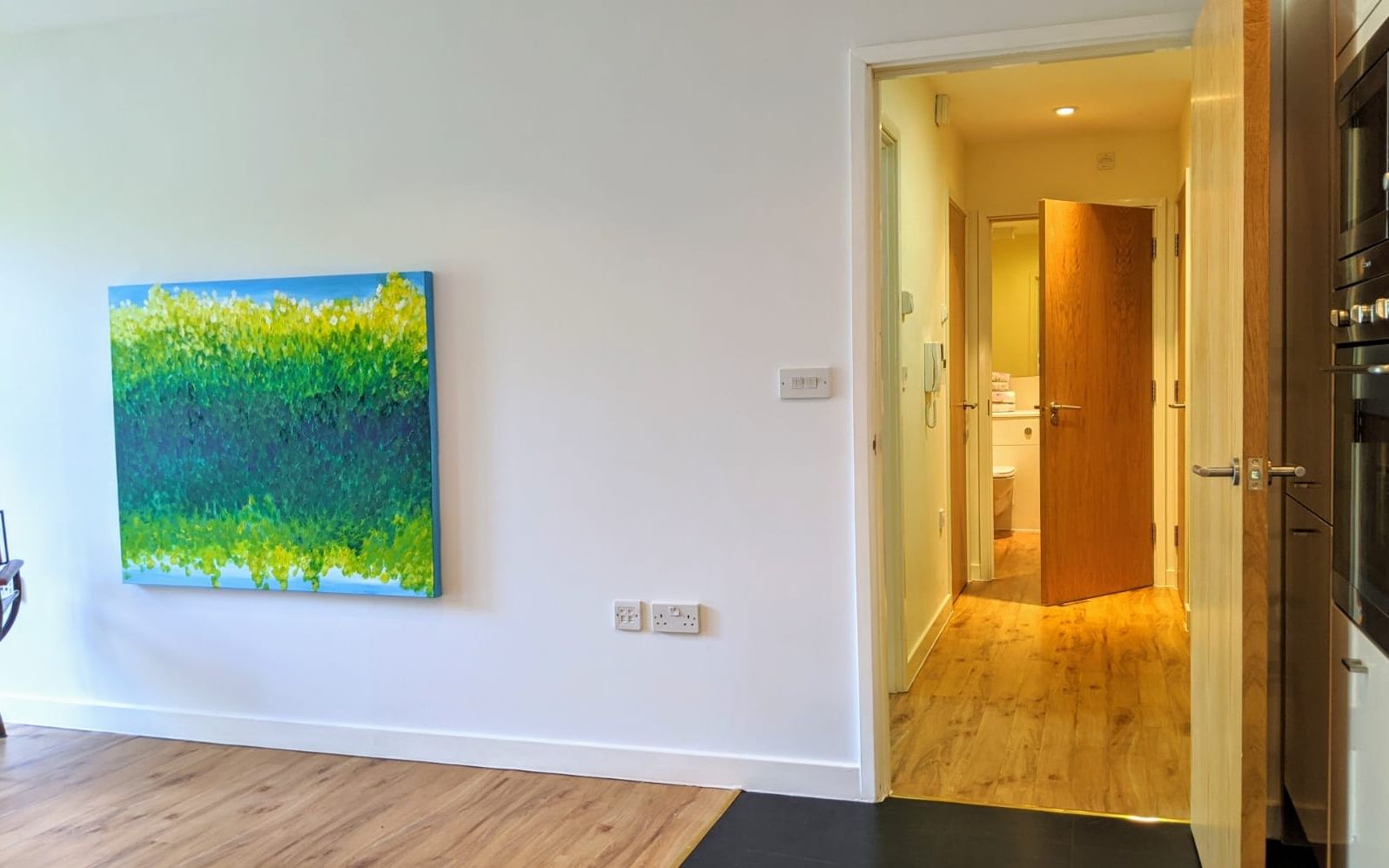 1 bedroom apartment Sold in Sevenoaks - Photograph 6